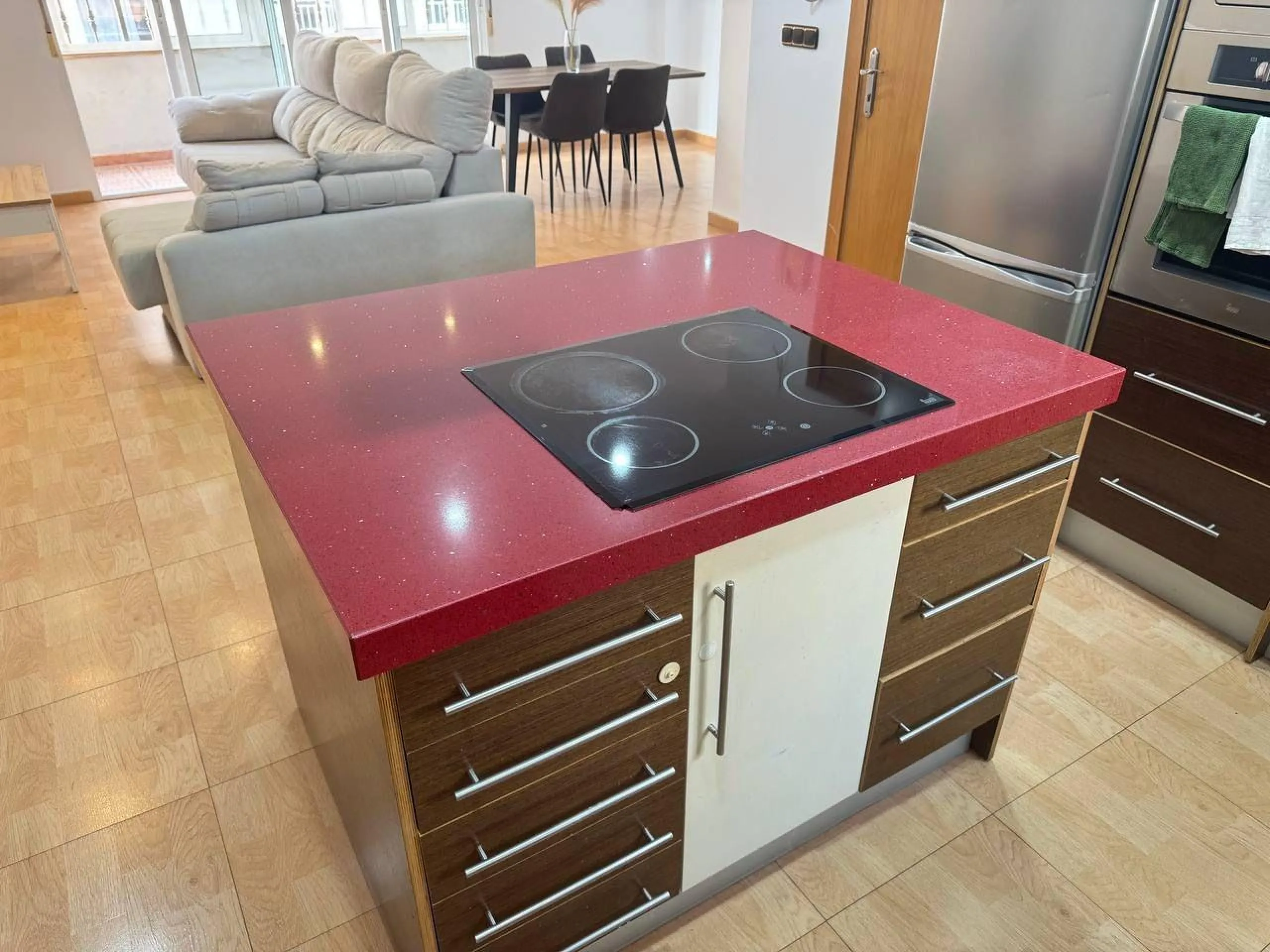 Spacious Semi-New Apartment in Torrevieja, Ideal for Living