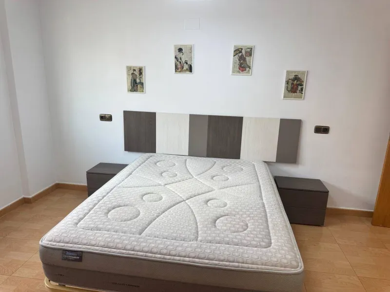 Spacious Semi-New Apartment in Torrevieja, Ideal for Living