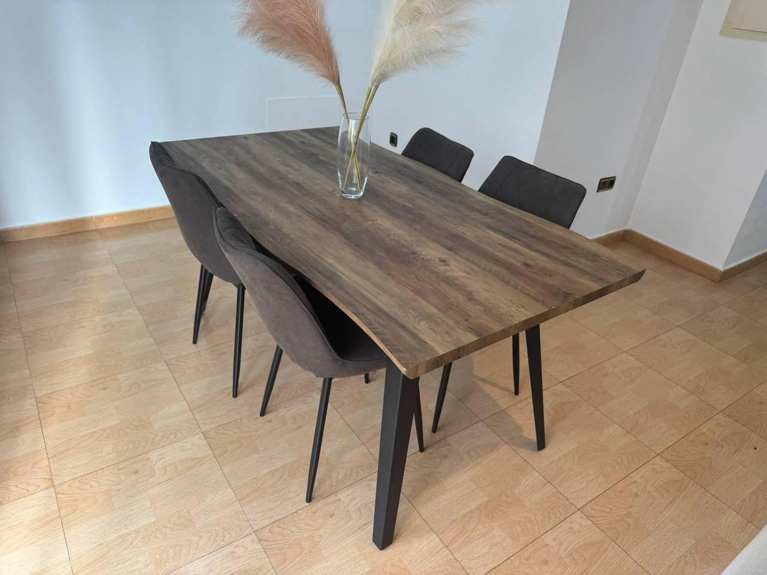 Spacious Semi-New Apartment in Torrevieja, Ideal for Living