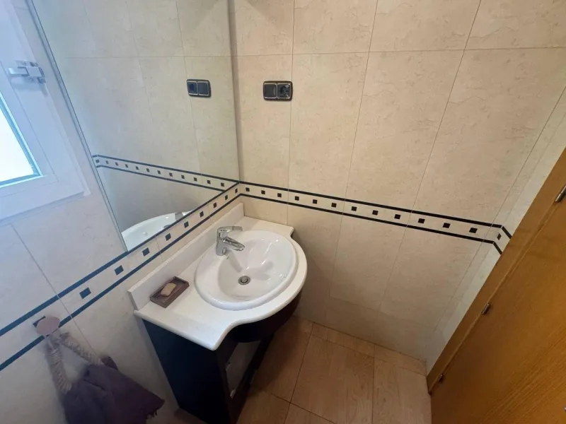 Spacious Semi-New Apartment in Torrevieja, Ideal for Living