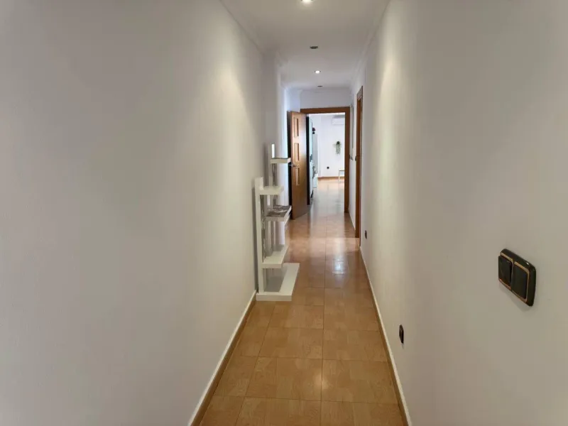Spacious Semi-New Apartment in Torrevieja, Ideal for Living