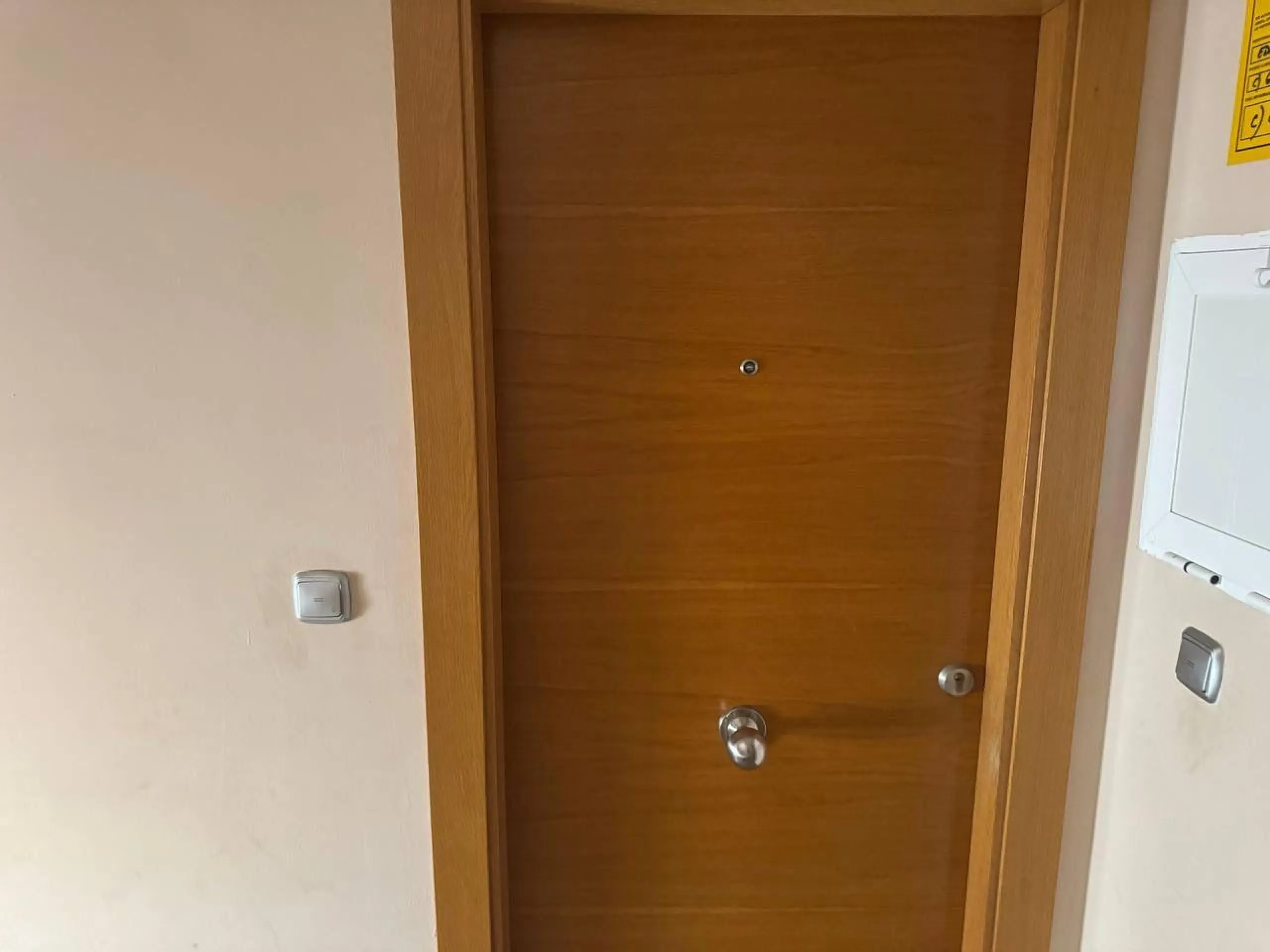 Spacious Semi-New Apartment in Torrevieja, Ideal for Living