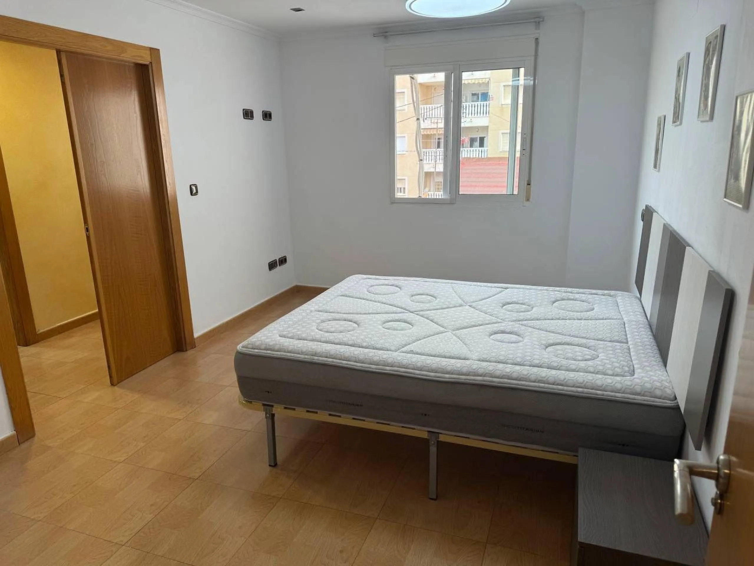 Spacious Semi-New Apartment in Torrevieja, Ideal for Living