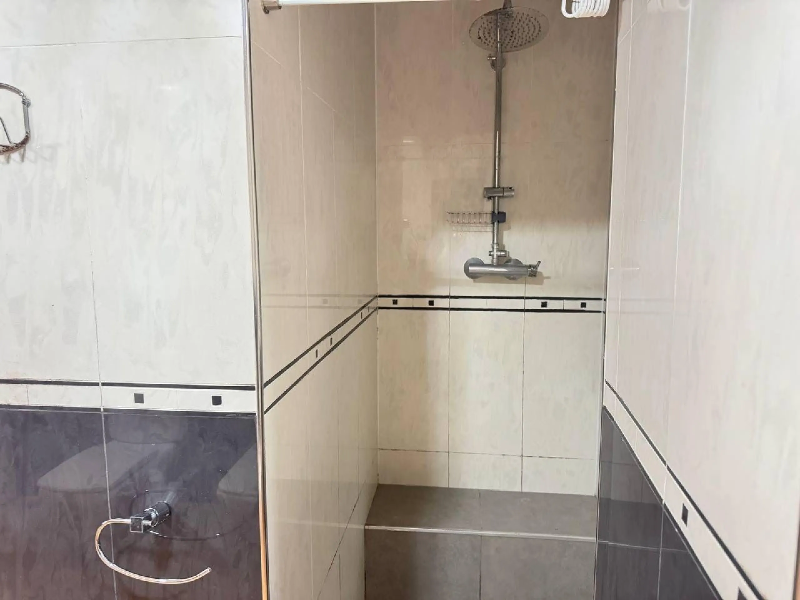 Spacious Semi-New Apartment in Torrevieja, Ideal for Living