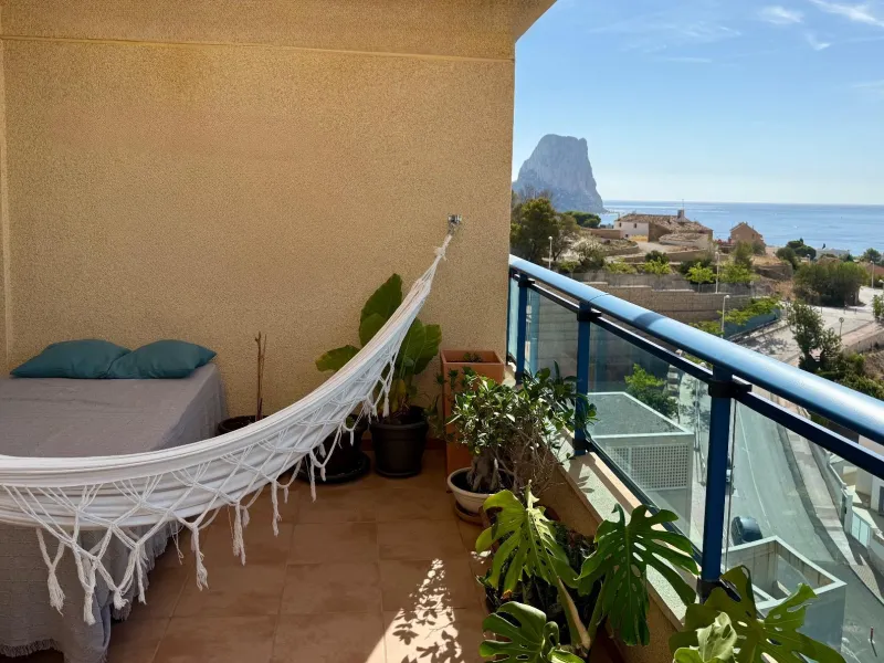 Ático exclusivo en Calpe con vistas panorámicas y proyecto de reforma