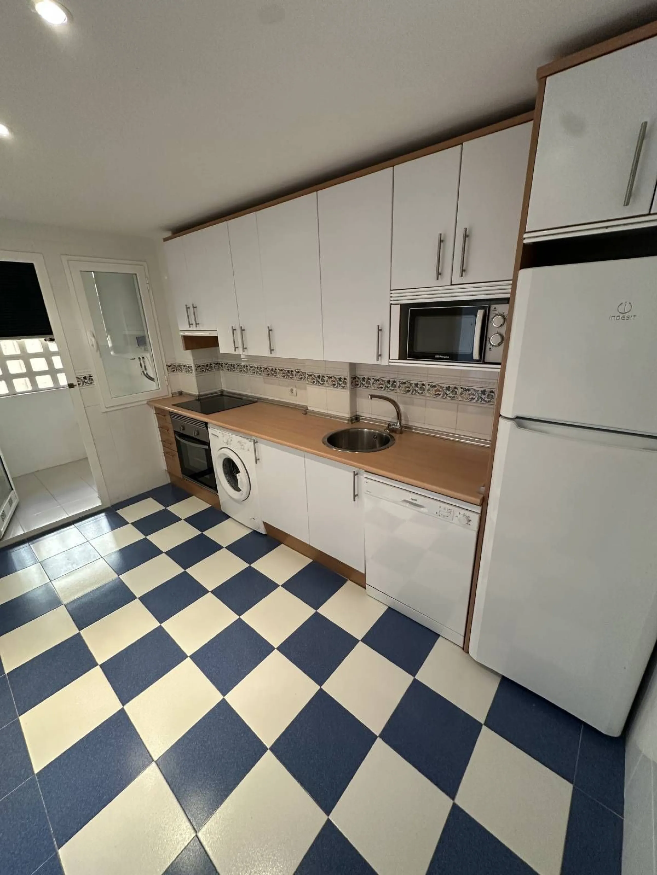 Atemberaubende 2-Zimmer-Wohnung mit Meerblick, privatem Tiefgaragenstellplatz und Abstellraum – Bellavista Hills 2, Calahonda – 349.000 €
