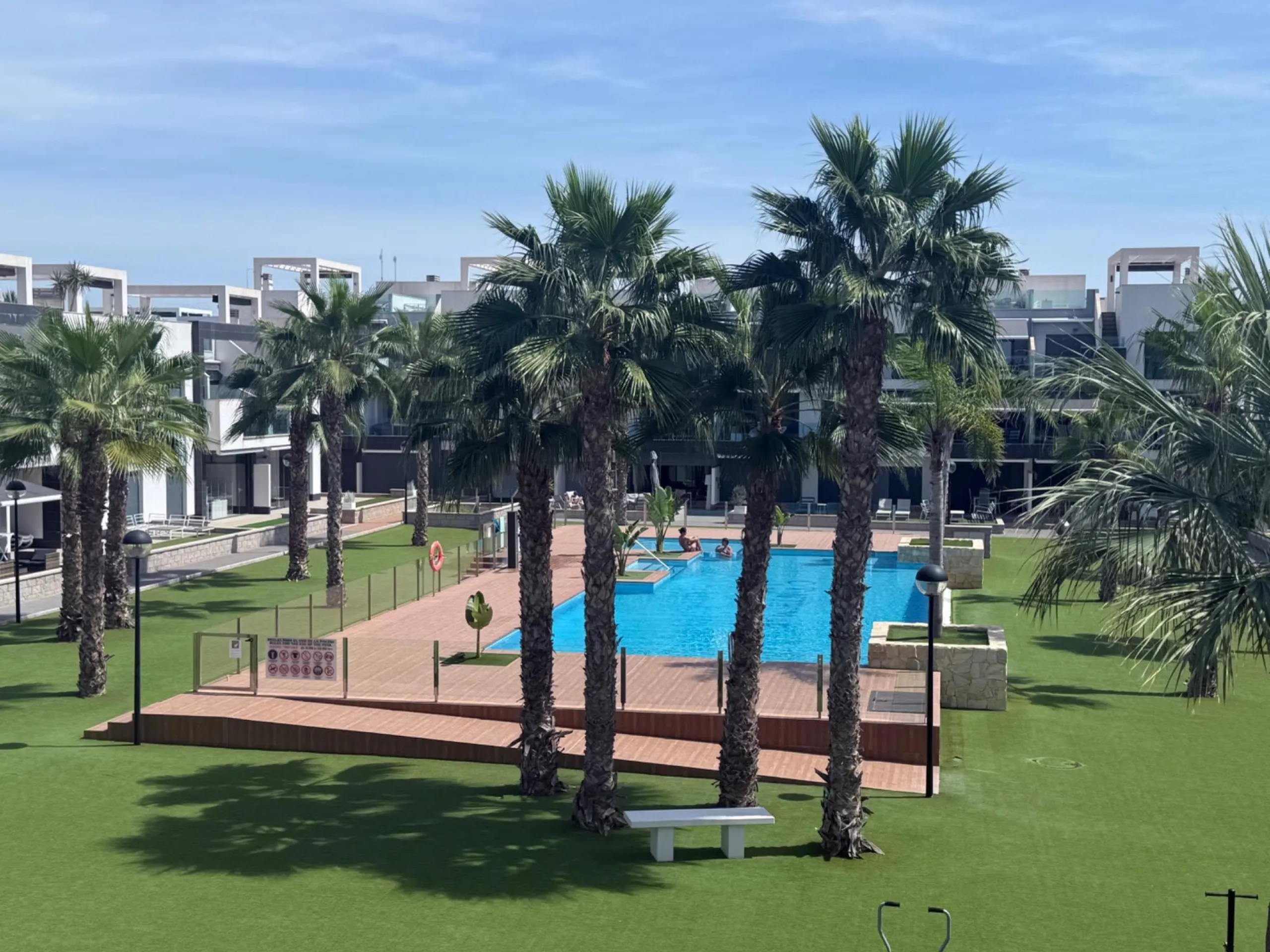 BUNGALOW ALTO OASIS BEACH - EL RASO : 2 HAB, 2 BAÑOS, GARAJE, SOLARIUM