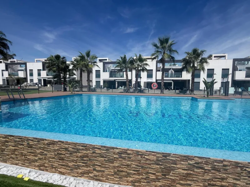 BUNGALOW ALTO OASIS BEACH - EL RASO : 2 HAB, 2 BAÑOS, GARAJE, SOLARIUM