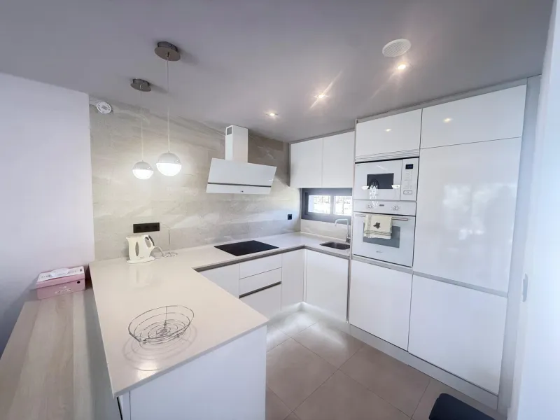 BUNGALOW ALTO OASIS BEACH - EL RASO : 2 HAB, 2 BAÑOS, GARAJE, SOLARIUM
