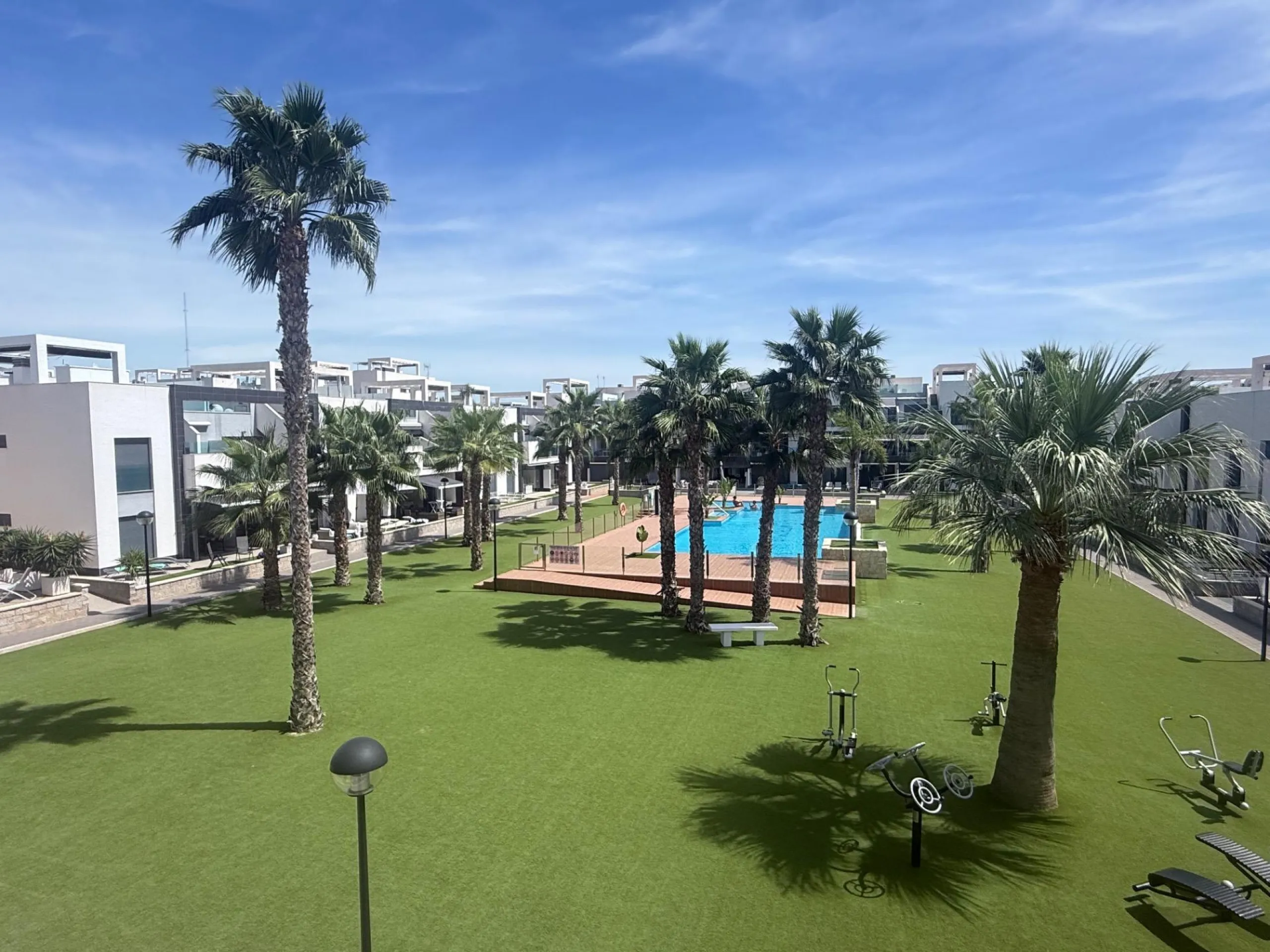BUNGALOW ALTO OASIS BEACH - EL RASO : 2 HAB, 2 BAÑOS, GARAJE, SOLARIUM