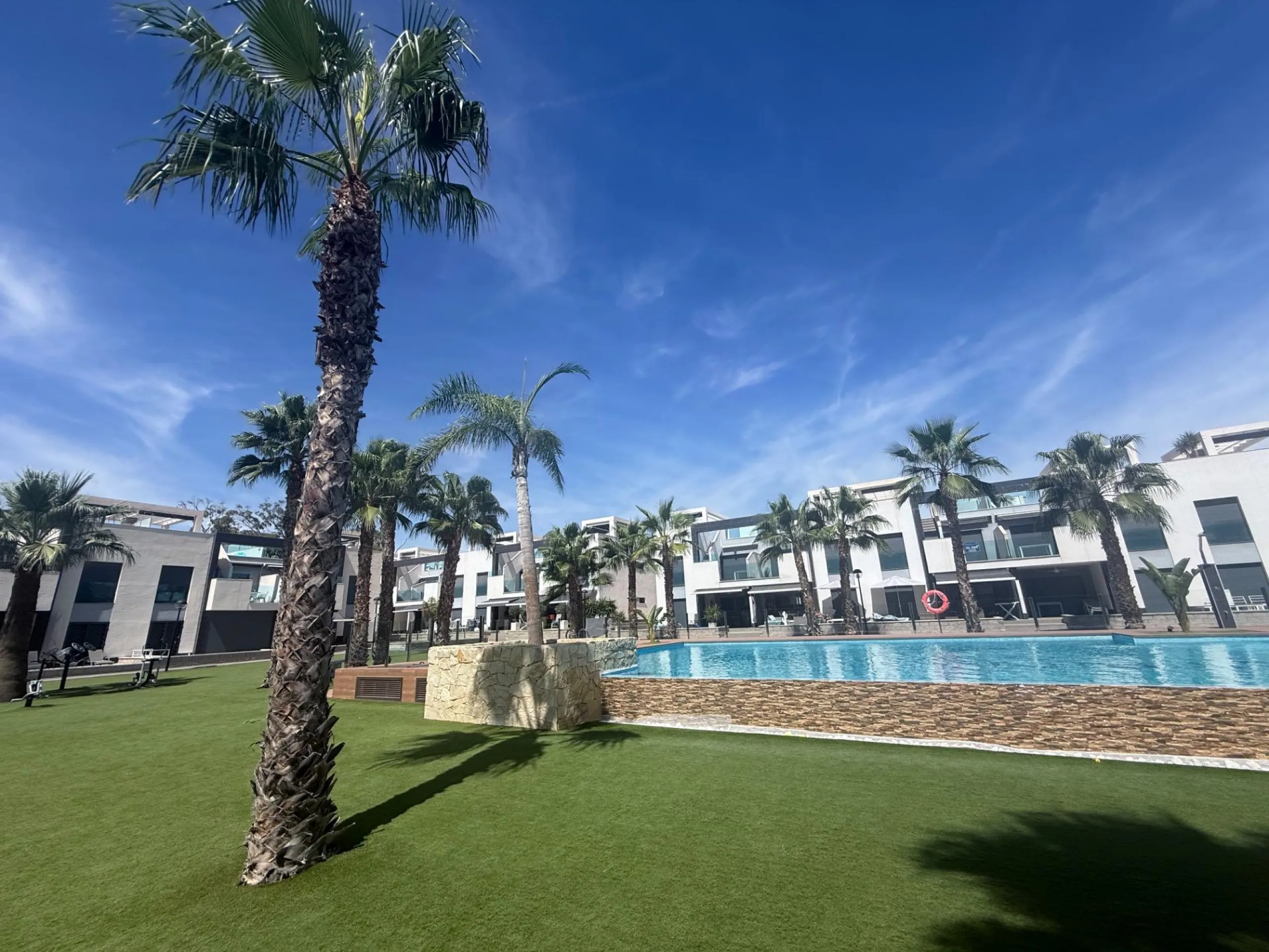 BUNGALOW ALTO OASIS BEACH - EL RASO : 2 HAB, 2 BAÑOS, GARAJE, SOLARIUM