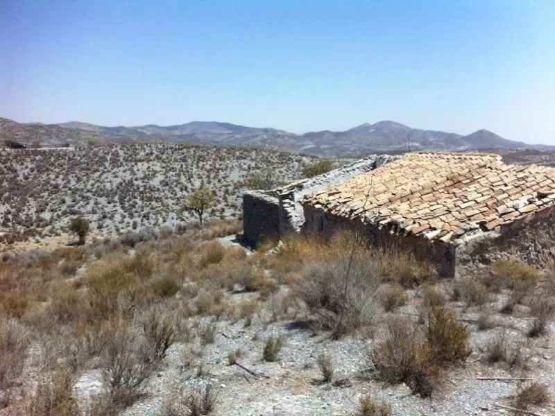 TERRENO EN LORCA CON SUPERFICIE DE 70.000 M2. SE PUEDE UTILIZAR PARA BARRIOS USOS PERMETIDOS.
