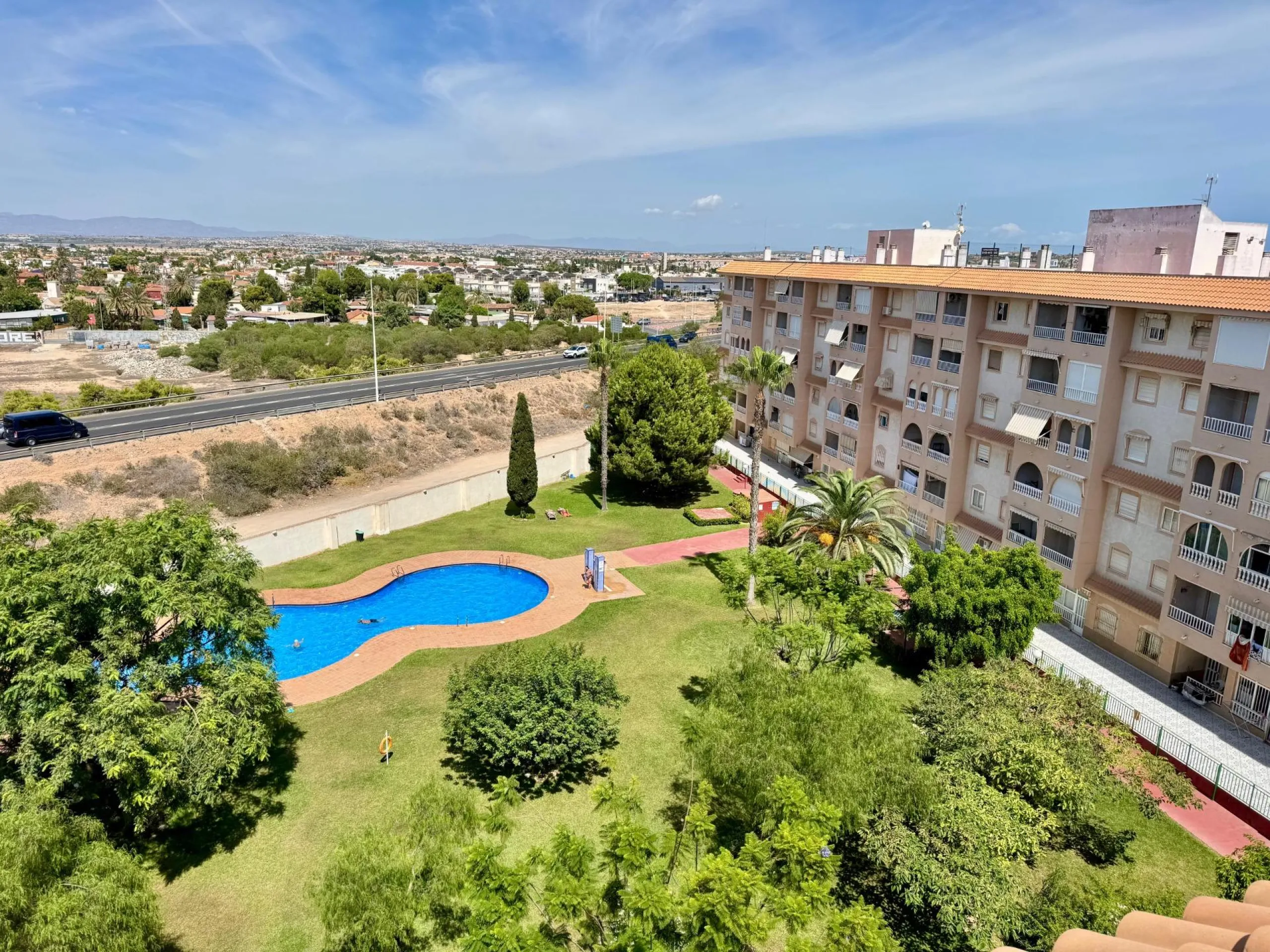 Penthouse in Torrevieja with South Orientation