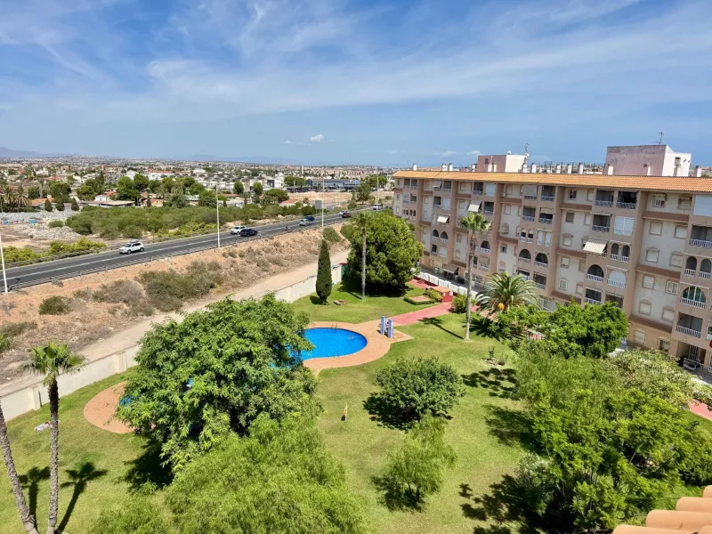 Penthouse in Torrevieja with South Orientation