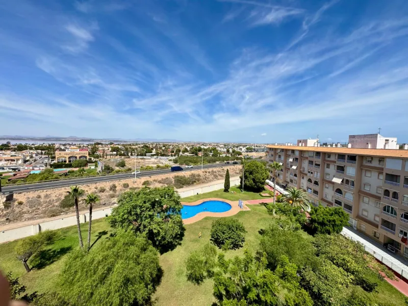 Penthouse in Torrevieja with South Orientation