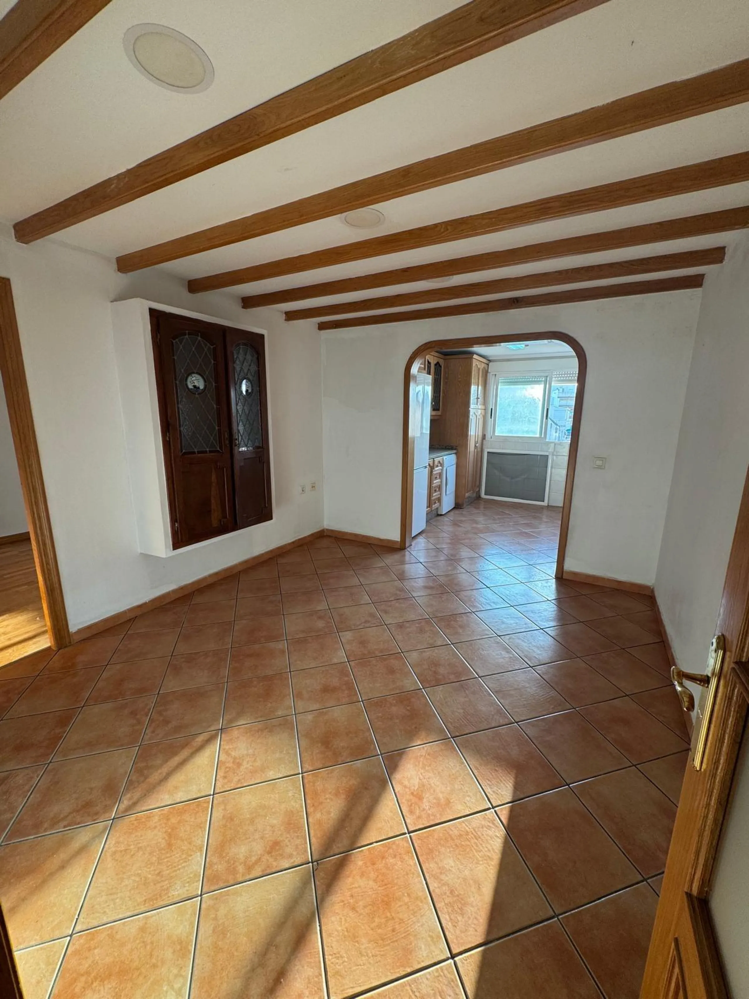 APARTAMENTO A 200 METROS DEL PUERTO DE TORREVIEJA CON SUPERFICIE DE 121 M2. 3 DORM. 2 BAÑOS.