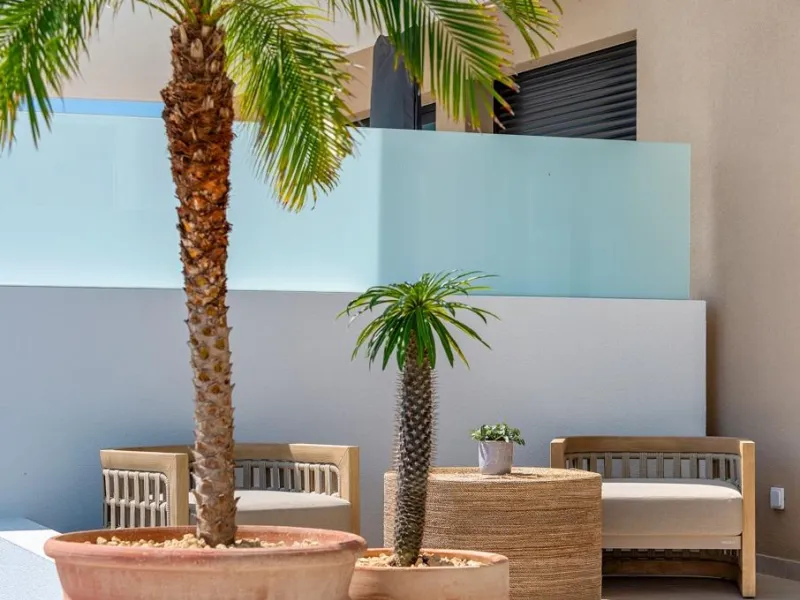 VILLA DE LUJO EN DOLORES DE 3 DORM. 3 BAÑOS. 1 ASEO. PISCINA PRIVADA. 205 M2 DE PARCELA. DOS TERRAZAS. PARKING.