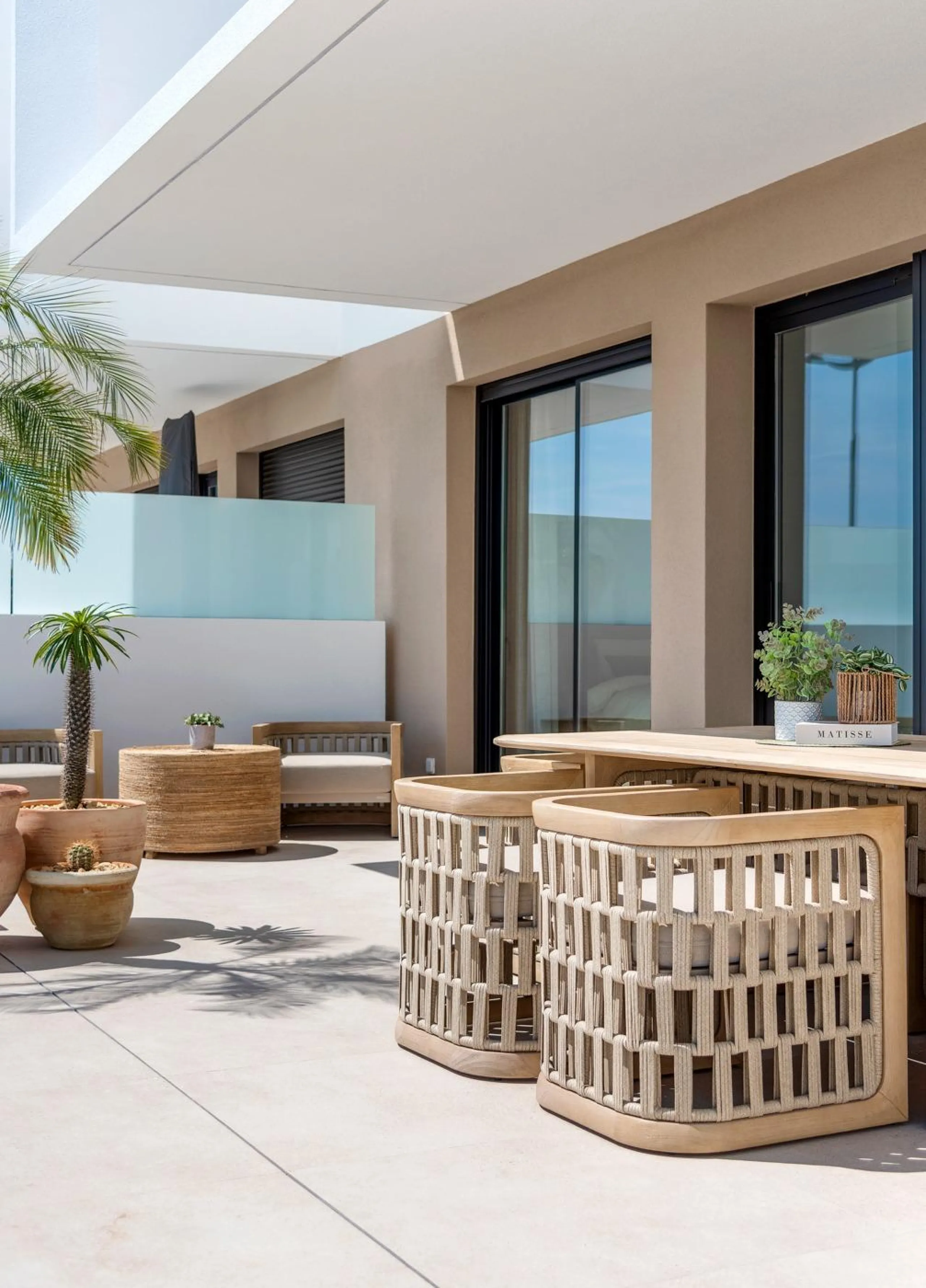 VILLA DE LUJO EN DOLORES DE 3 DORM. 3 BAÑOS. 1 ASEO. PISCINA PRIVADA. 205 M2 DE PARCELA. DOS TERRAZAS. PARKING.