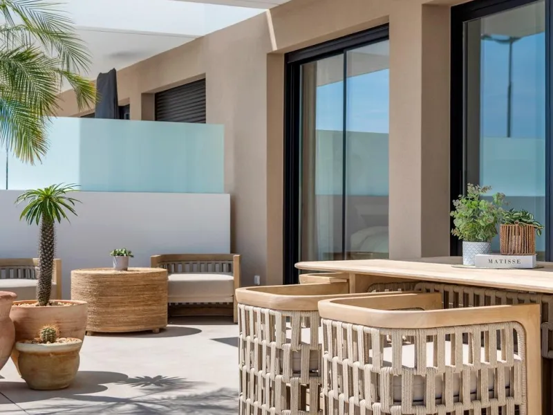 VILLA DE LUJO EN DOLORES DE 3 DORM. 3 BAÑOS. 1 ASEO. PISCINA PRIVADA. 205 M2 DE PARCELA. DOS TERRAZAS. PARKING.