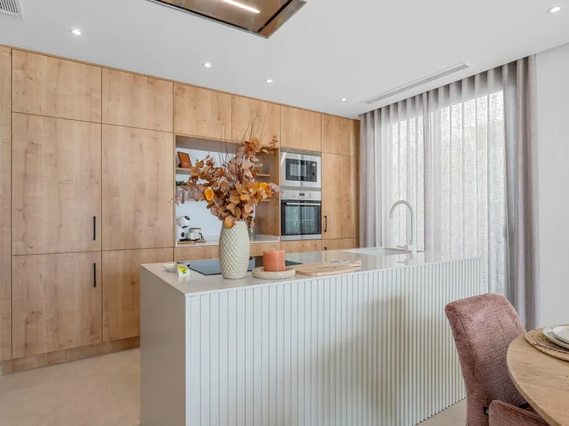 VILLA DE LUJO EN DOLORES DE 3 DORM. 3 BAÑOS. 1 ASEO. PISCINA PRIVADA. 205 M2 DE PARCELA. DOS TERRAZAS. PARKING.