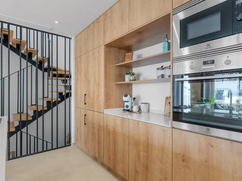 VILLA DE LUJO EN DOLORES DE 3 DORM. 3 BAÑOS. 1 ASEO. PISCINA PRIVADA. 205 M2 DE PARCELA. DOS TERRAZAS. PARKING.