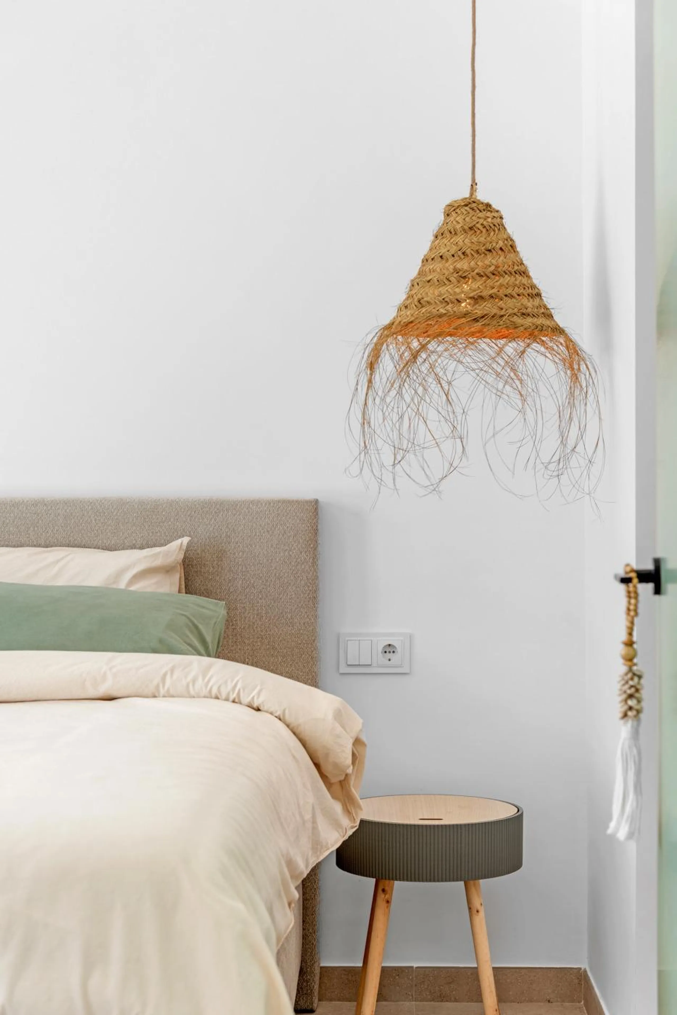 VILLA DE LUJO EN DOLORES DE 3 DORM. 3 BAÑOS. 1 ASEO. PISCINA PRIVADA. 205 M2 DE PARCELA. DOS TERRAZAS. PARKING.