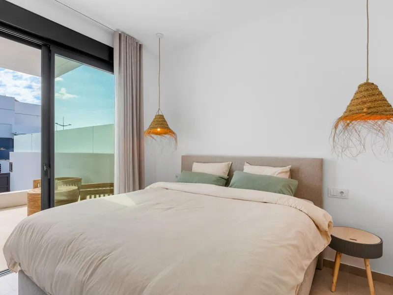 VILLA DE LUJO EN DOLORES DE 3 DORM. 3 BAÑOS. 1 ASEO. PISCINA PRIVADA. 205 M2 DE PARCELA. DOS TERRAZAS. PARKING.