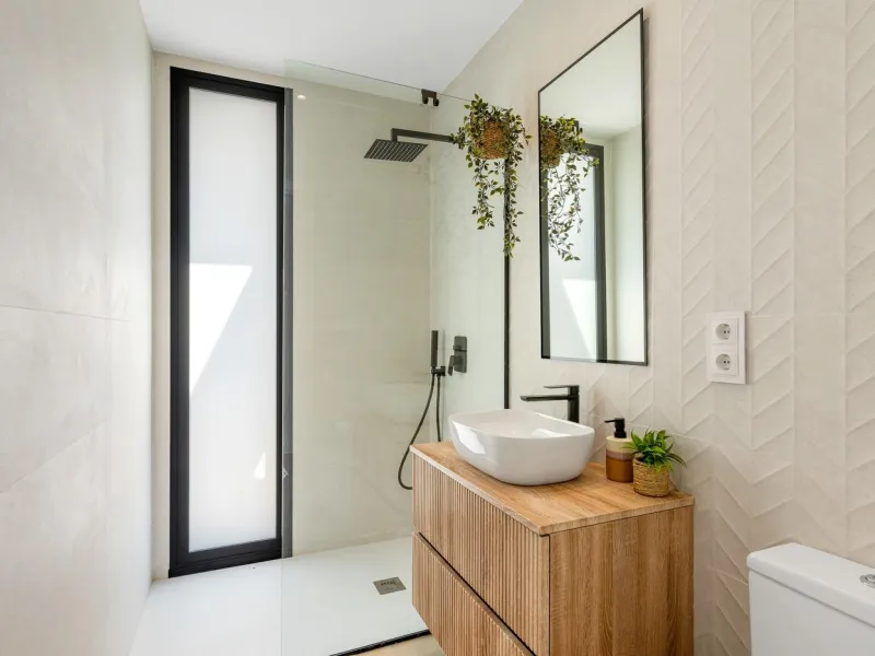 VILLA DE LUJO EN DOLORES DE 3 DORM. 3 BAÑOS. 1 ASEO. PISCINA PRIVADA. 205 M2 DE PARCELA. DOS TERRAZAS. PARKING.