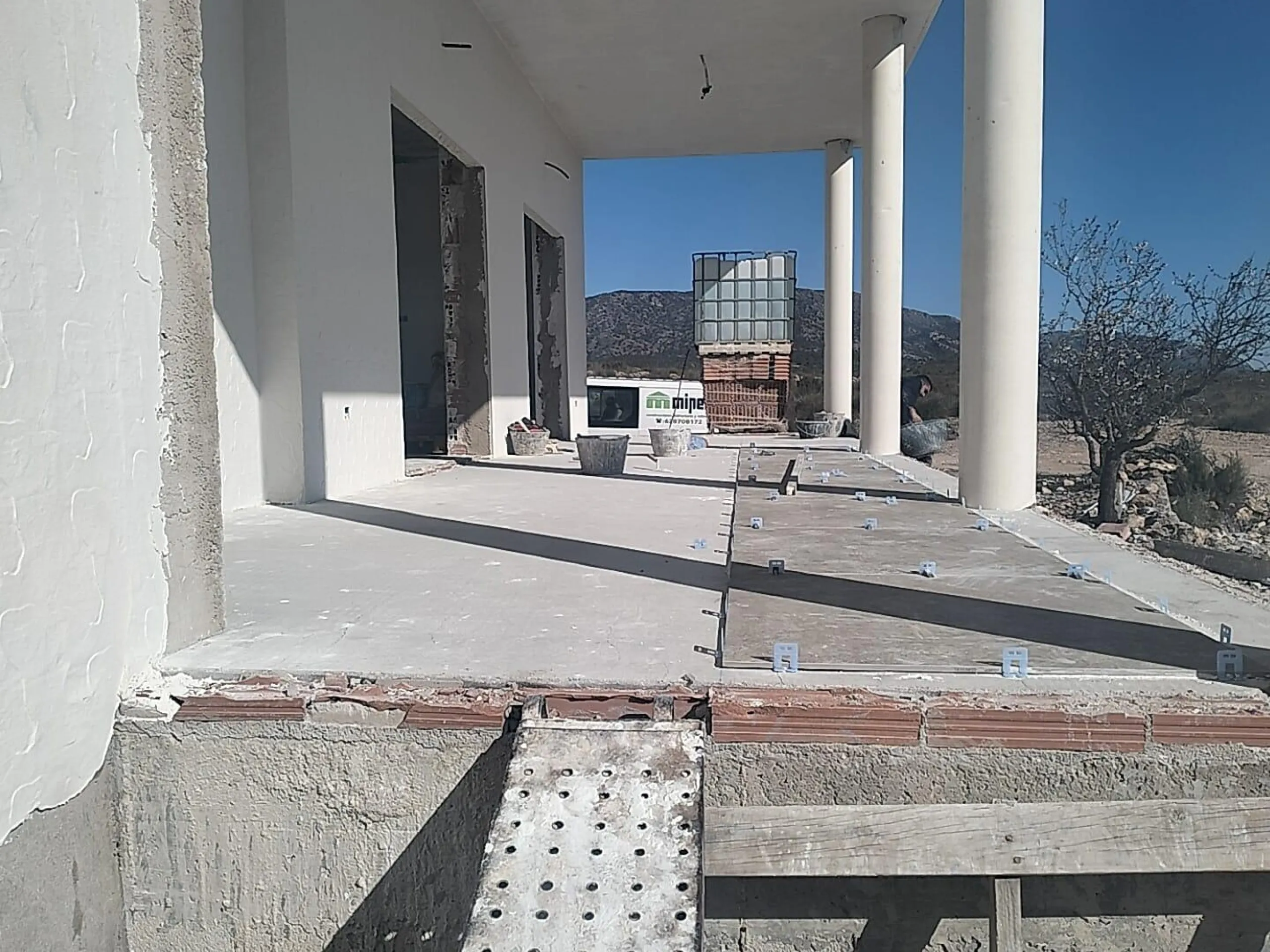 Amplia Villa Unifamiliar Independiente OBRA NUEVA con Piscina en Entorno Natural con calidades de Lujo