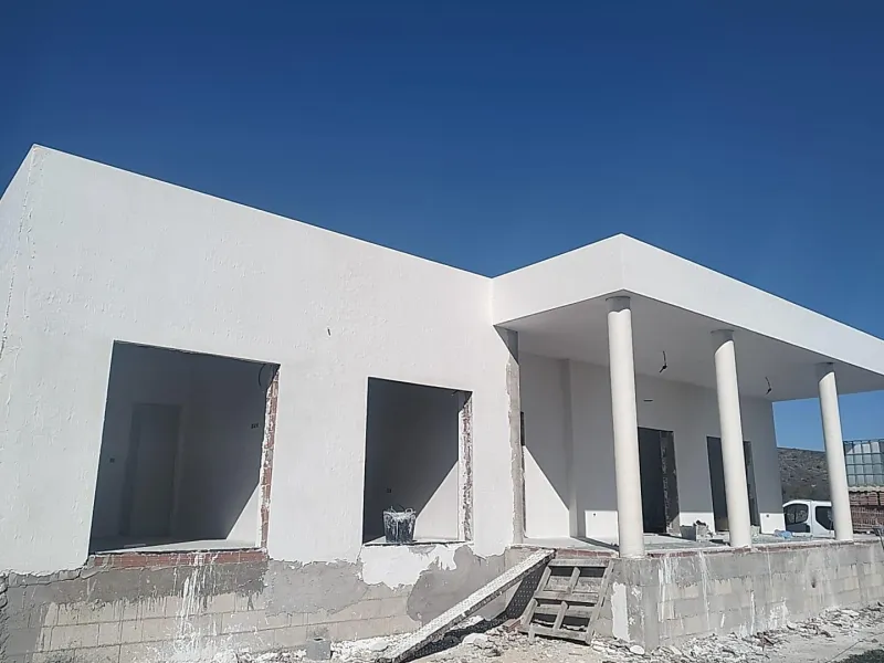 Amplia Villa Unifamiliar Independiente OBRA NUEVA con Piscina en Entorno Natural con calidades de Lujo