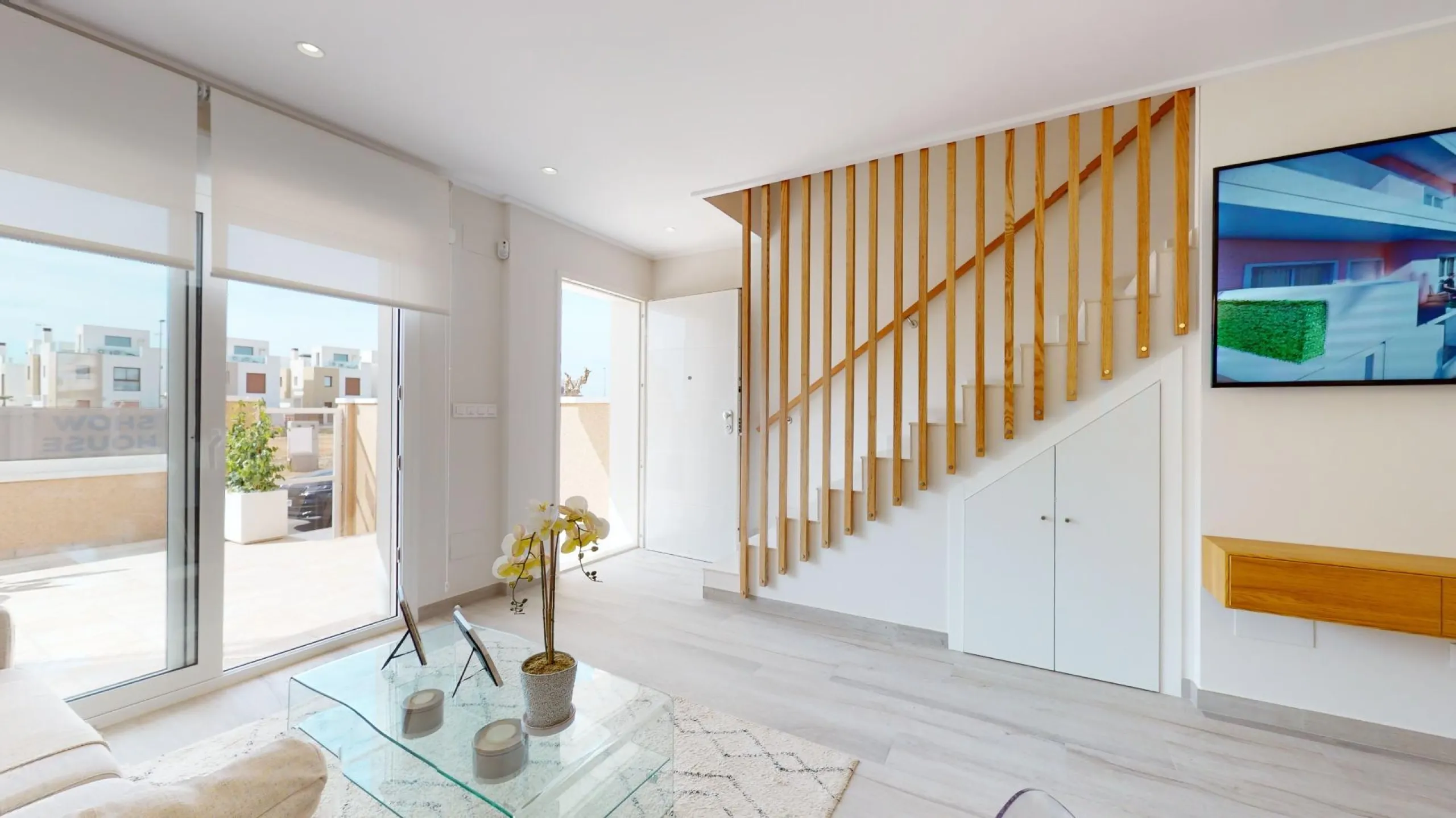 ADOSADOS DE OBRA NUEVA EN PILAR DE LA HORADADA. 3 DORM. 2 BAÑOS. CON PLAZA DE GARAJE Y PISCINA. 83 M2. JARDIN 33 M2. SOLARIUM 34 M2.