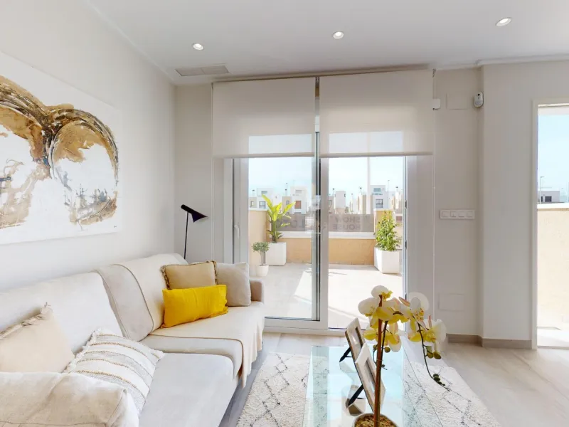 ADOSADOS DE OBRA NUEVA EN PILAR DE LA HORADADA. 3 DORM. 2 BAÑOS. CON PLAZA DE GARAJE Y PISCINA. 83 M2. JARDIN 33 M2. SOLARIUM 34 M2.