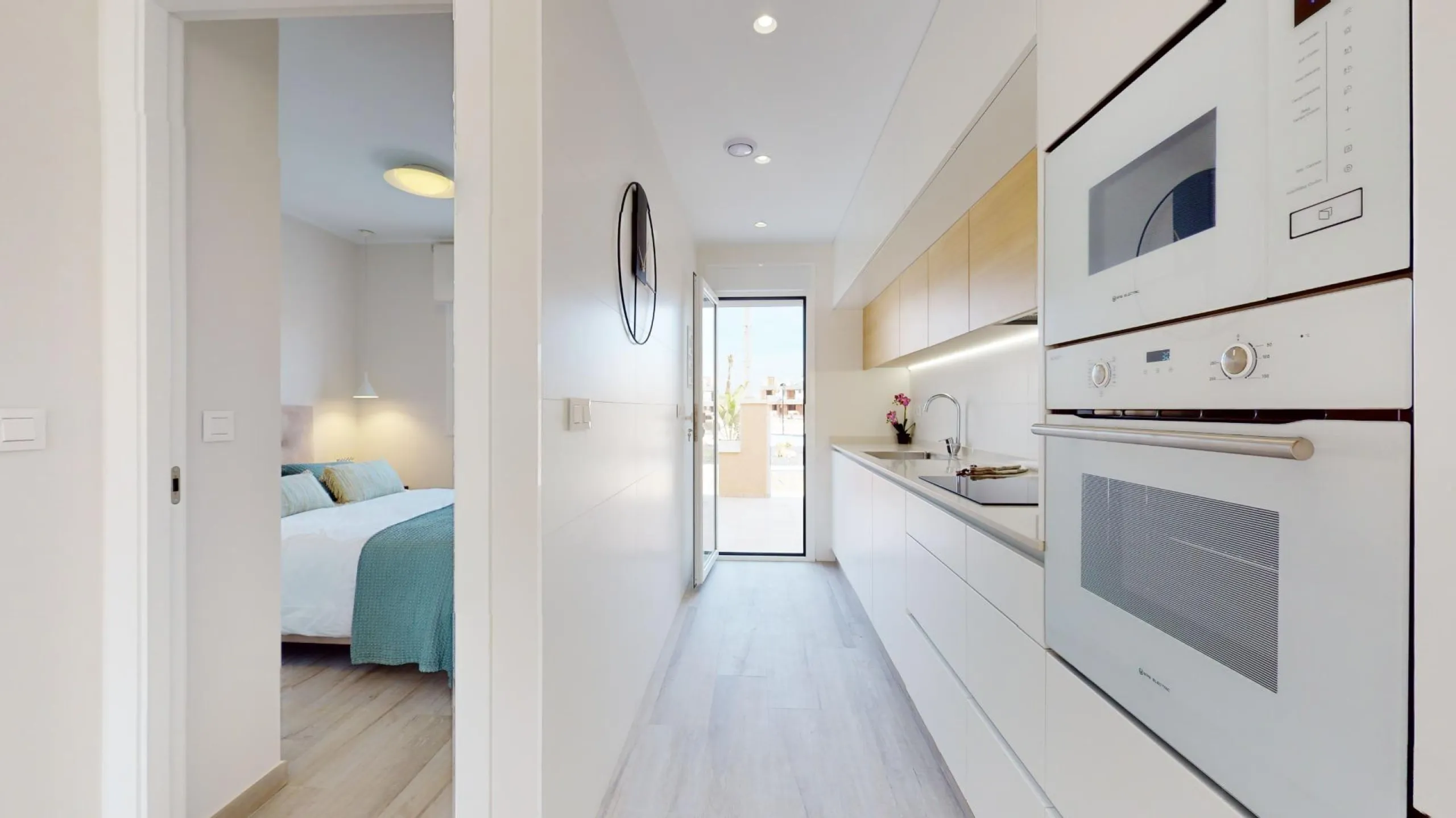ADOSADOS DE OBRA NUEVA EN PILAR DE LA HORADADA. 3 DORM. 2 BAÑOS. CON PLAZA DE GARAJE Y PISCINA. 83 M2. JARDIN 33 M2. SOLARIUM 34 M2.