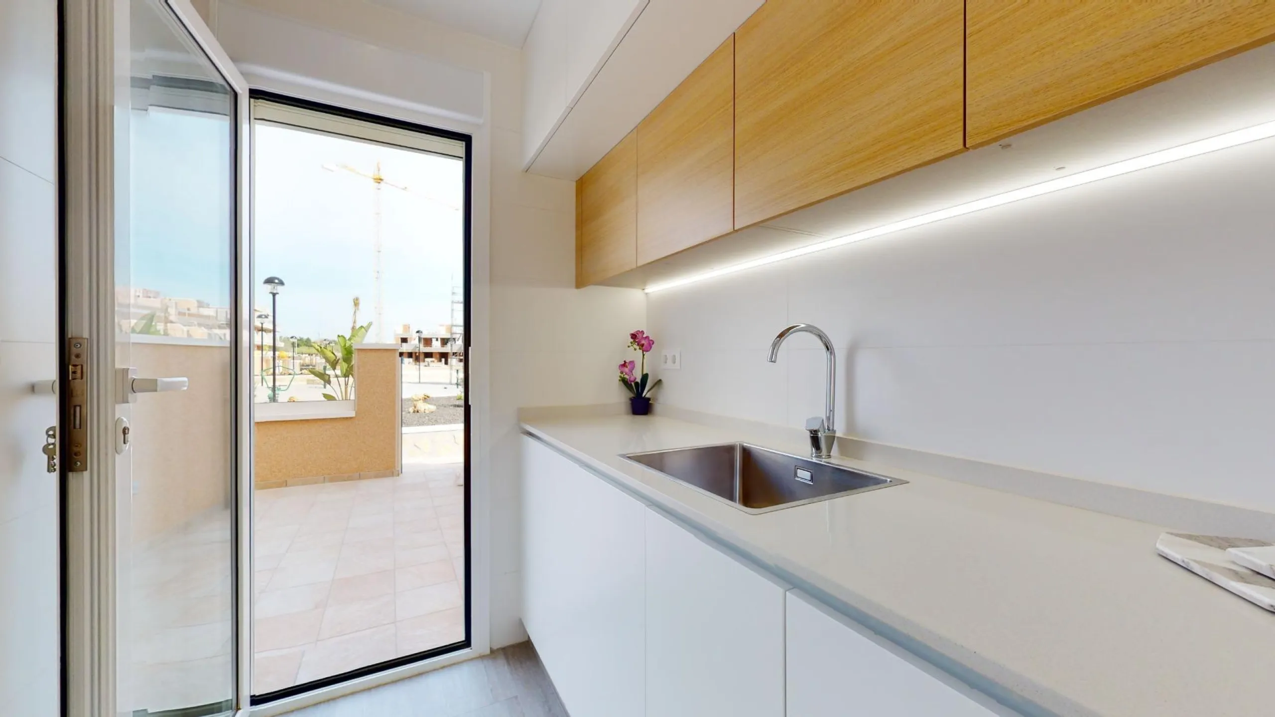 ADOSADOS DE OBRA NUEVA EN PILAR DE LA HORADADA. 3 DORM. 2 BAÑOS. CON PLAZA DE GARAJE Y PISCINA. 83 M2. JARDIN 33 M2. SOLARIUM 34 M2.