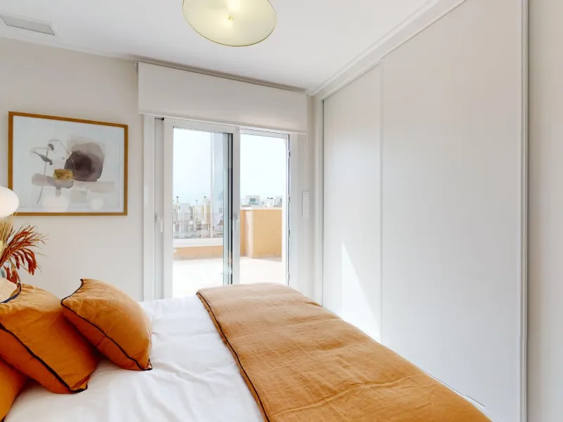 ADOSADOS DE OBRA NUEVA EN PILAR DE LA HORADADA. 3 DORM. 2 BAÑOS. CON PLAZA DE GARAJE Y PISCINA. 83 M2. JARDIN 33 M2. SOLARIUM 34 M2.