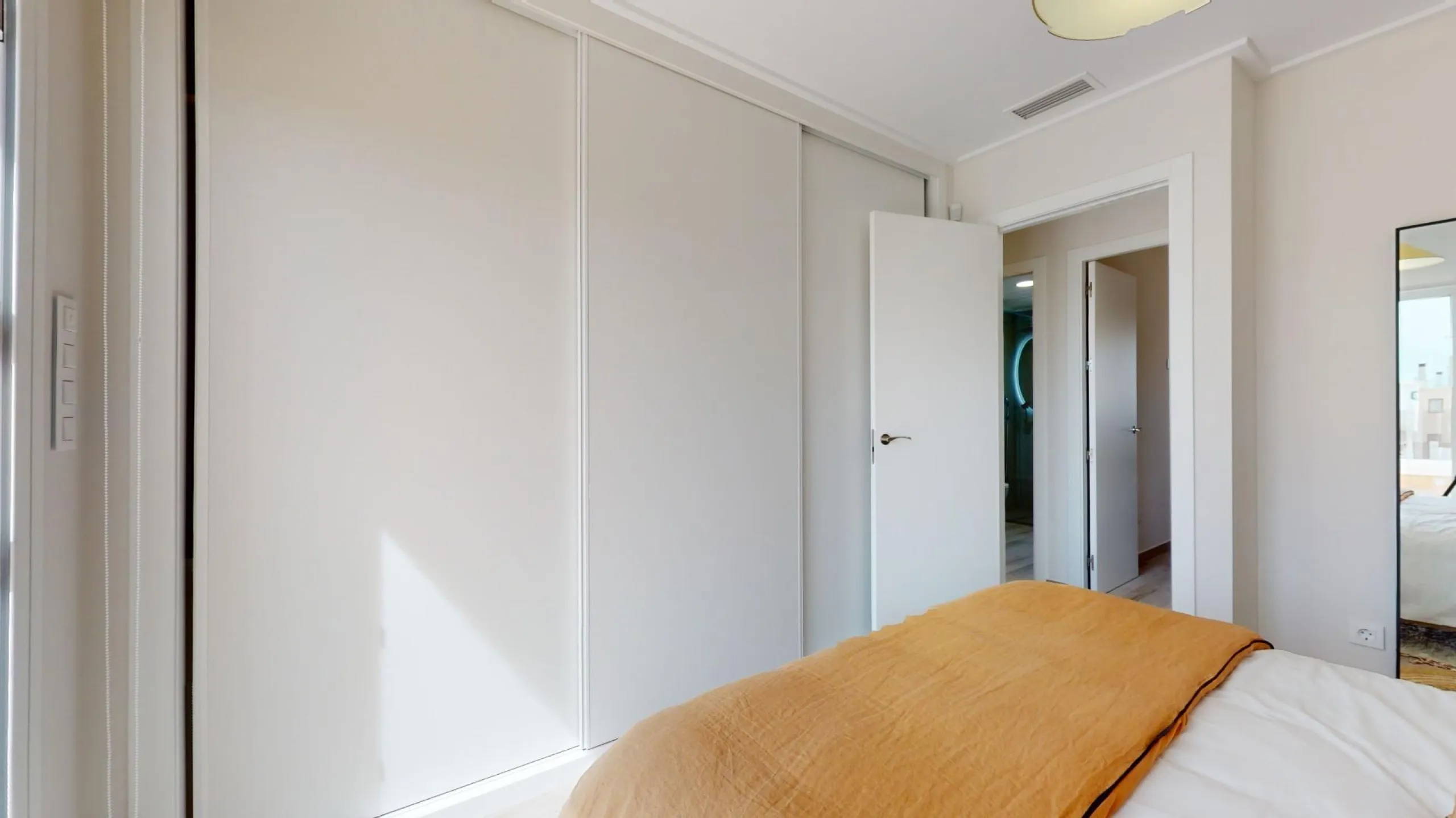 ADOSADOS DE OBRA NUEVA EN PILAR DE LA HORADADA. 3 DORM. 2 BAÑOS. CON PLAZA DE GARAJE Y PISCINA. 83 M2. JARDIN 33 M2. SOLARIUM 34 M2.