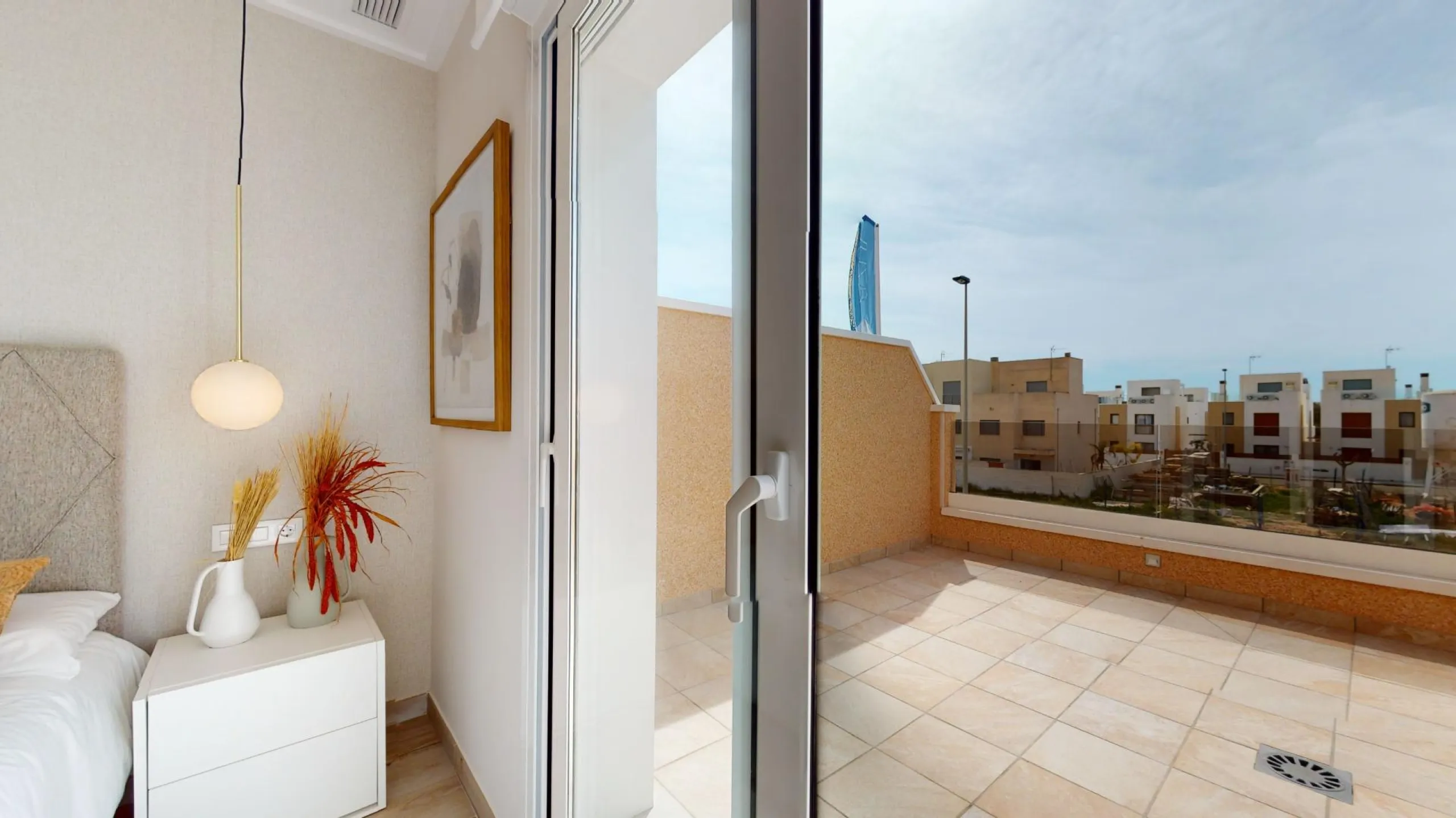 ADOSADOS DE OBRA NUEVA EN PILAR DE LA HORADADA. 3 DORM. 2 BAÑOS. CON PLAZA DE GARAJE Y PISCINA. 83 M2. JARDIN 33 M2. SOLARIUM 34 M2.