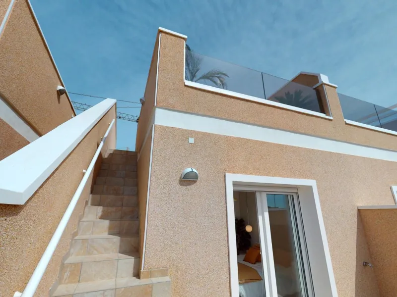 ADOSADOS DE OBRA NUEVA EN PILAR DE LA HORADADA. 3 DORM. 2 BAÑOS. CON PLAZA DE GARAJE Y PISCINA. 83 M2. JARDIN 33 M2. SOLARIUM 34 M2.