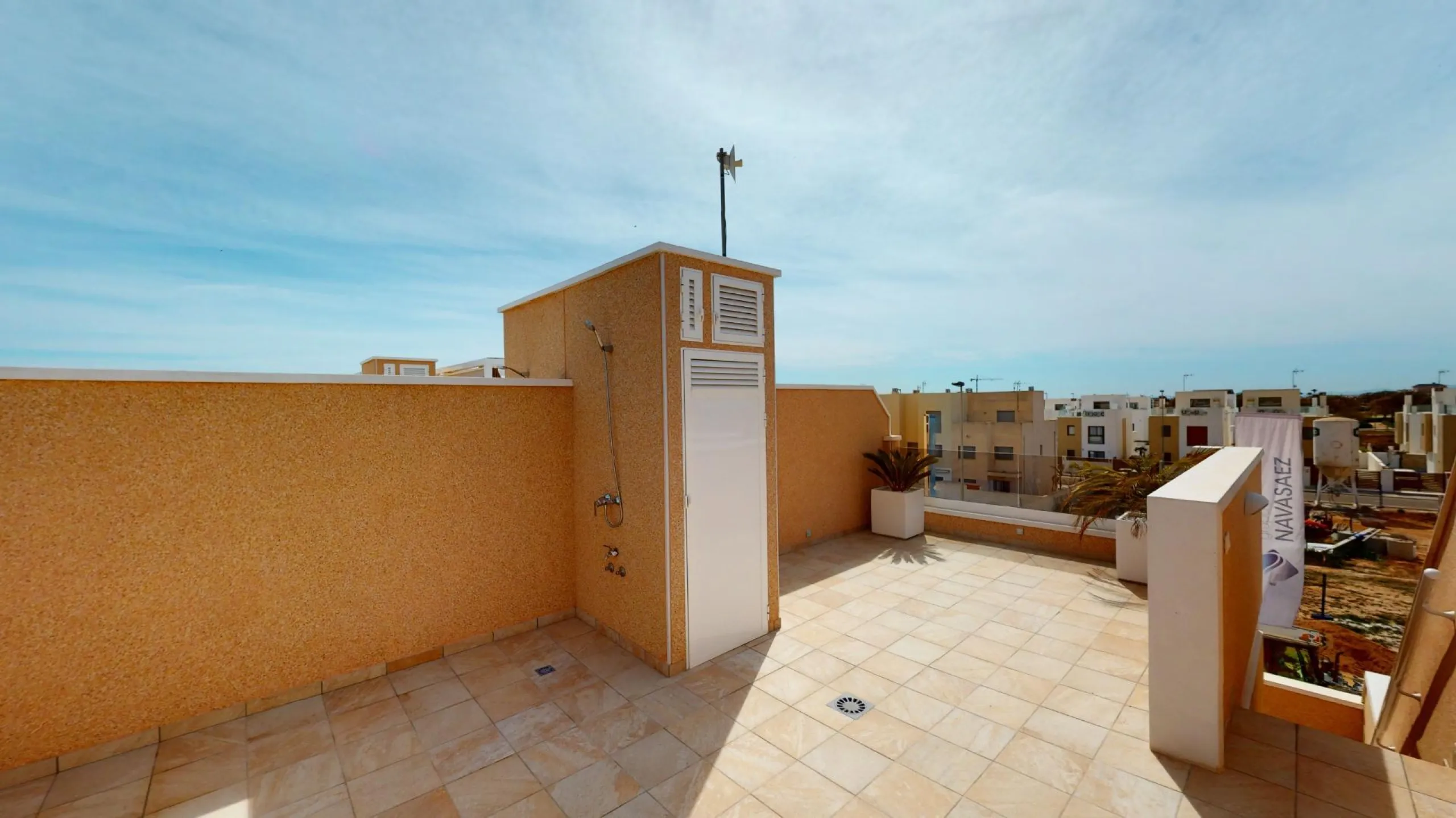 ADOSADOS DE OBRA NUEVA EN PILAR DE LA HORADADA. 3 DORM. 2 BAÑOS. CON PLAZA DE GARAJE Y PISCINA. 83 M2. JARDIN 33 M2. SOLARIUM 34 M2.