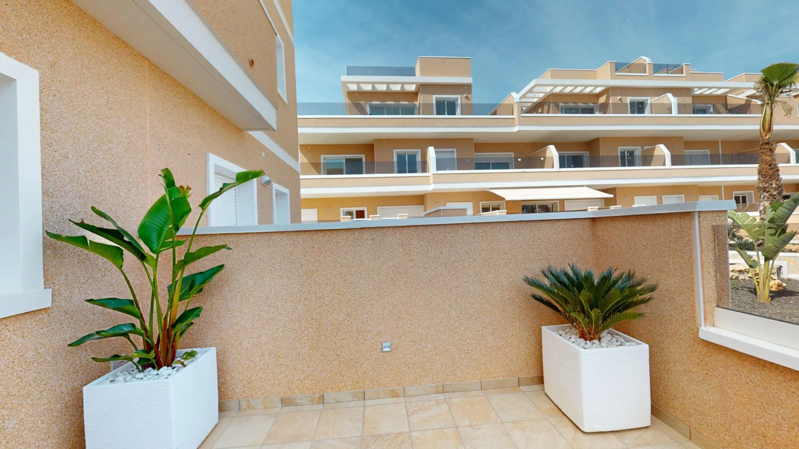 ADOSADOS DE OBRA NUEVA EN PILAR DE LA HORADADA. 3 DORM. 2 BAÑOS. CON PLAZA DE GARAJE Y PISCINA. 83 M2. JARDIN 33 M2. SOLARIUM 34 M2.