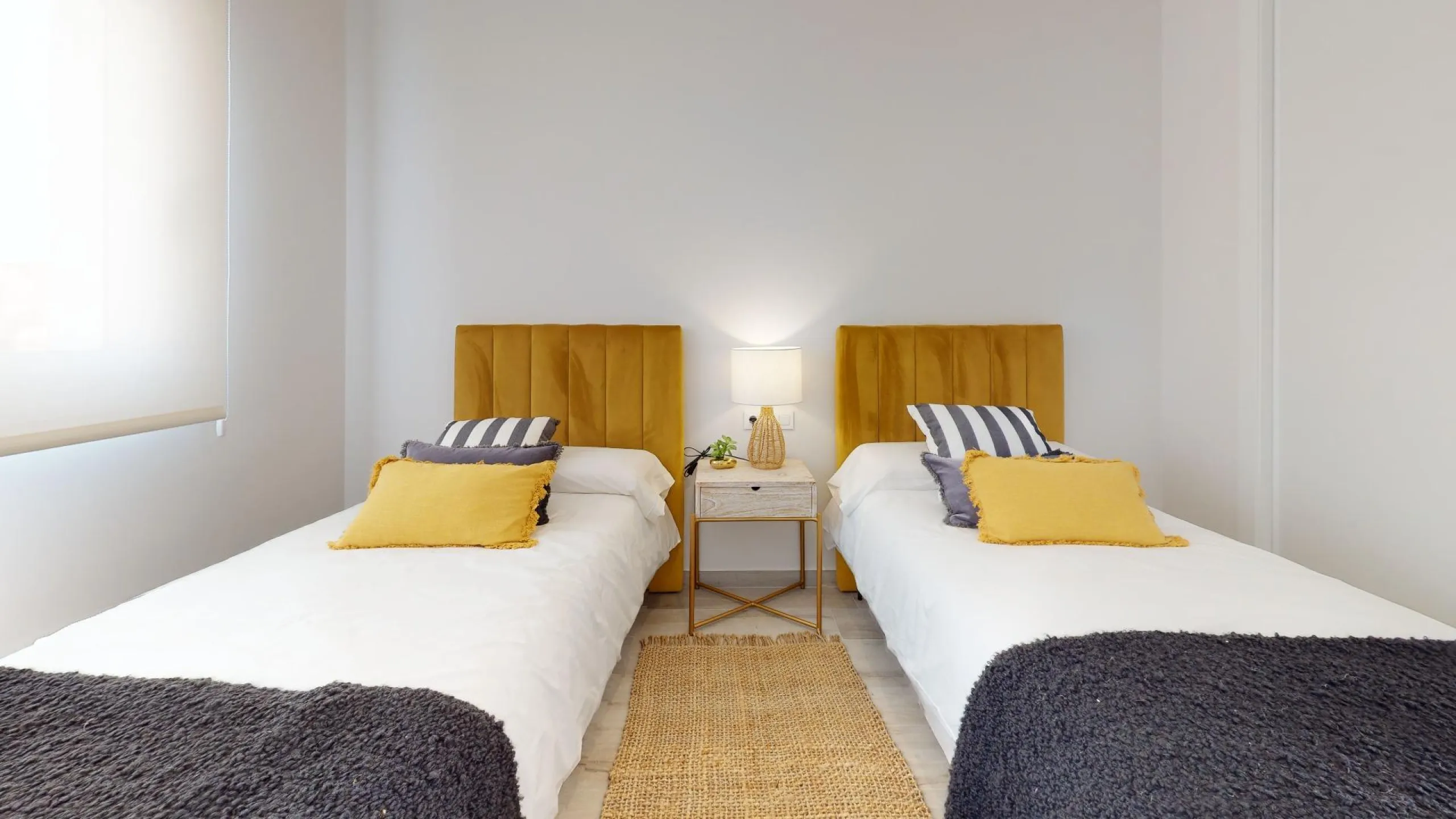 ADOSADOS DE OBRA NUEVA EN PILAR DE LA HORADADA. 3 DORM. 2 BAÑOS. CON PLAZA DE GARAJE Y PISCINA. 83 M2. JARDIN 33 M2. SOLARIUM 34 M2.