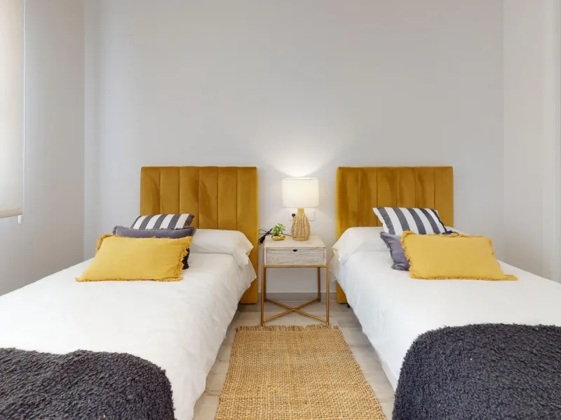ADOSADOS DE OBRA NUEVA EN PILAR DE LA HORADADA. 3 DORM. 2 BAÑOS. CON PLAZA DE GARAJE Y PISCINA. 83 M2. JARDIN 33 M2. SOLARIUM 34 M2.