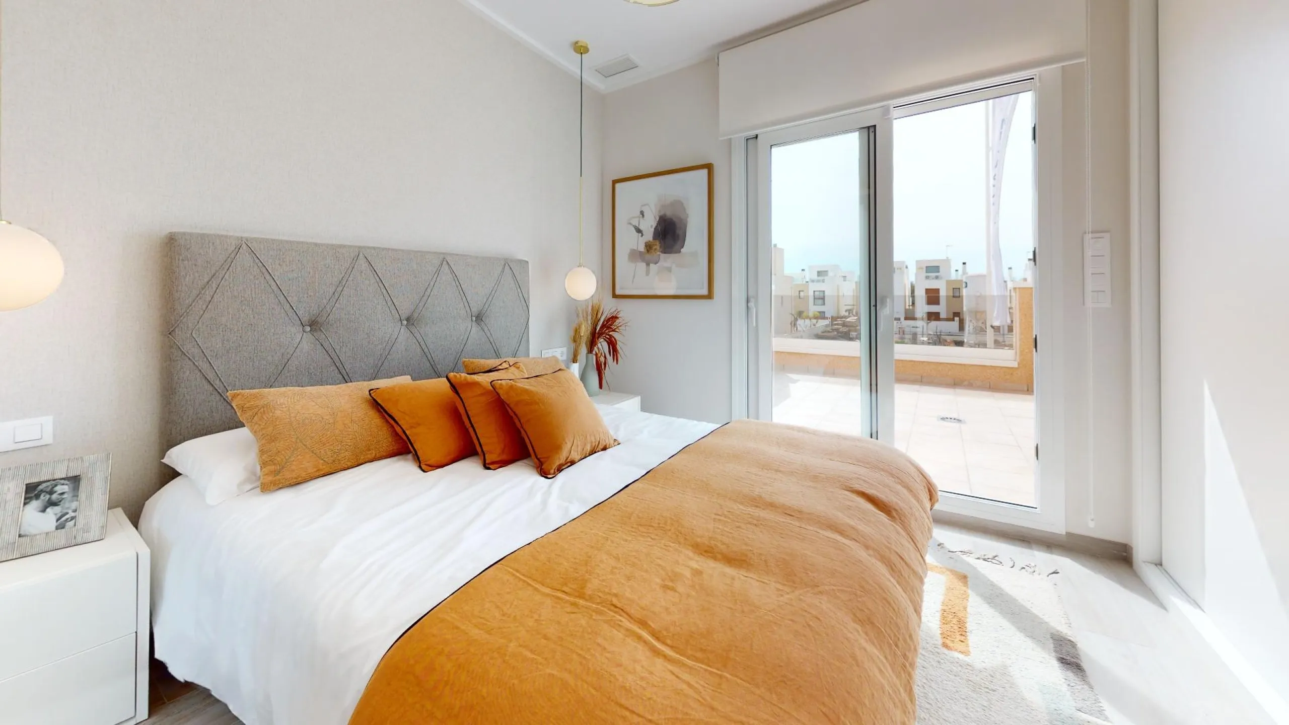 ADOSADOS DE OBRA NUEVA EN PILAR DE LA HORADADA. 3 DORM. 2 BAÑOS. CON PLAZA DE GARAJE Y PISCINA. 83 M2. JARDIN 33 M2. SOLARIUM 34 M2.