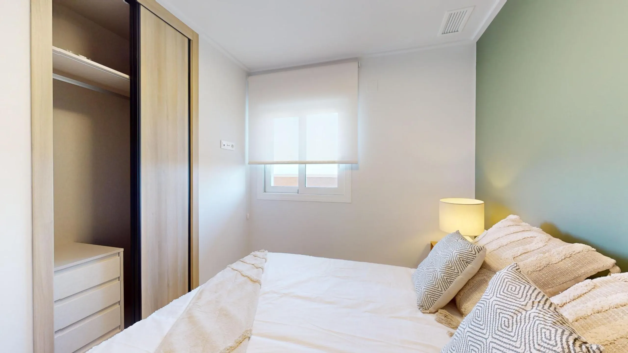 APARTAMENTOS DE OBRA NUEVA EN PILAR DE LA HORADADA CON GARAJE INCLUIDO. 100 M2.TERRAZAS DE 25 M2. 3 DORM. 2 BAÑOS. PISCINA.