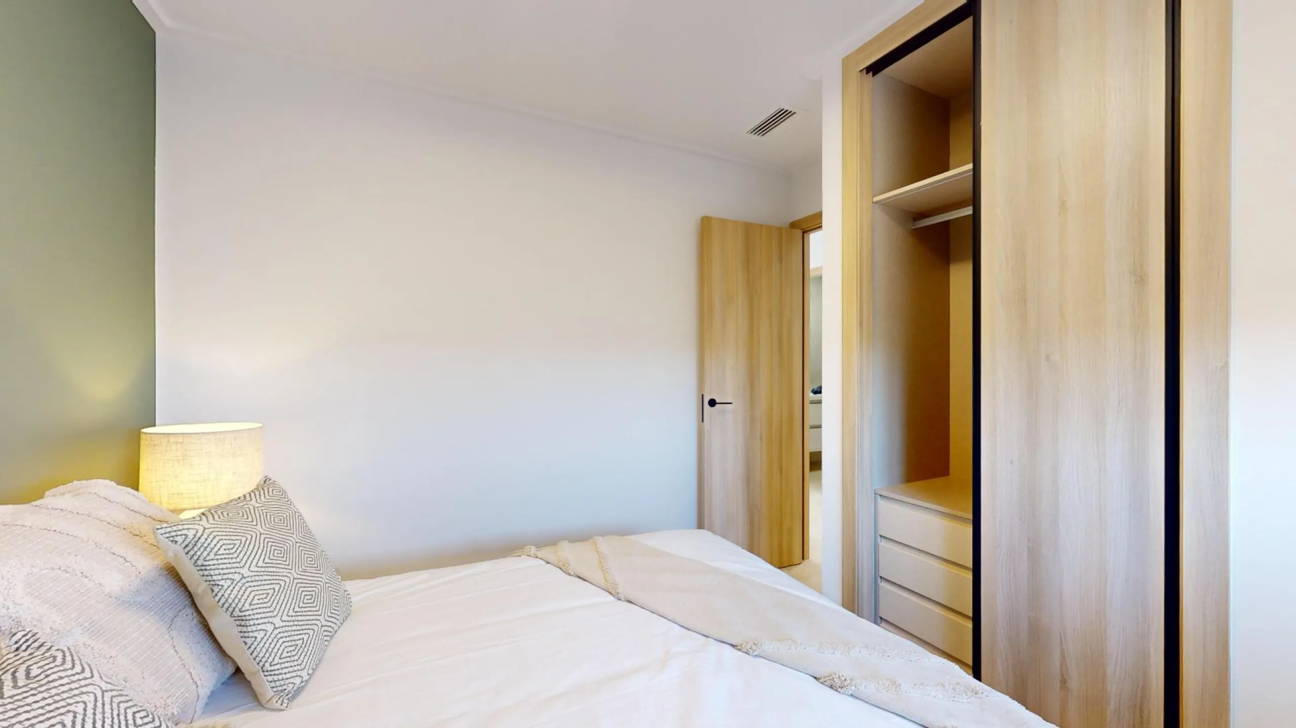 APARTAMENTOS DE OBRA NUEVA EN PILAR DE LA HORADADA CON GARAJE INCLUIDO. 100 M2.TERRAZAS DE 25 M2. 3 DORM. 2 BAÑOS. PISCINA.