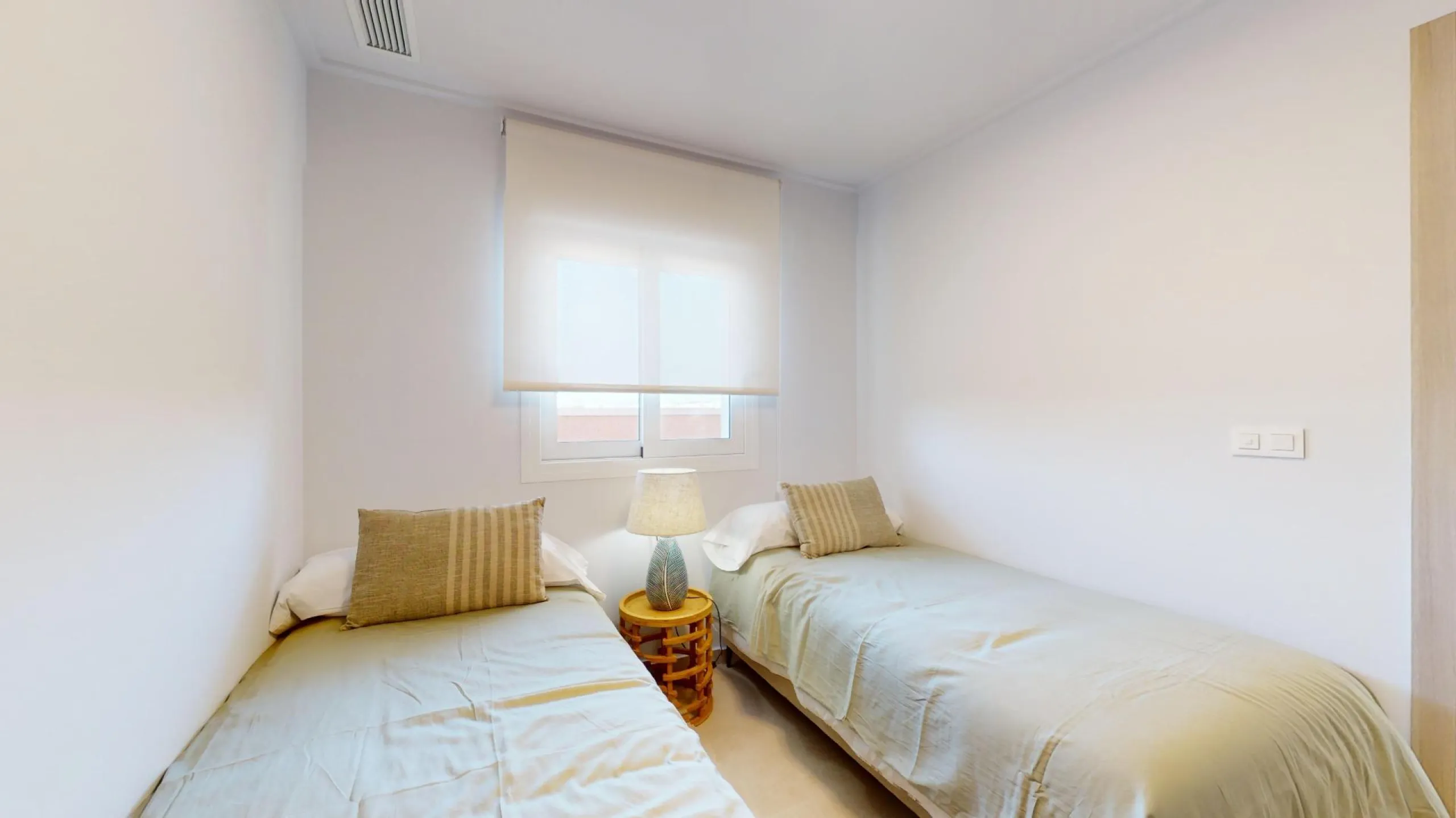 APARTAMENTOS DE OBRA NUEVA EN PILAR DE LA HORADADA CON GARAJE INCLUIDO. 100 M2.TERRAZAS DE 25 M2. 3 DORM. 2 BAÑOS. PISCINA.