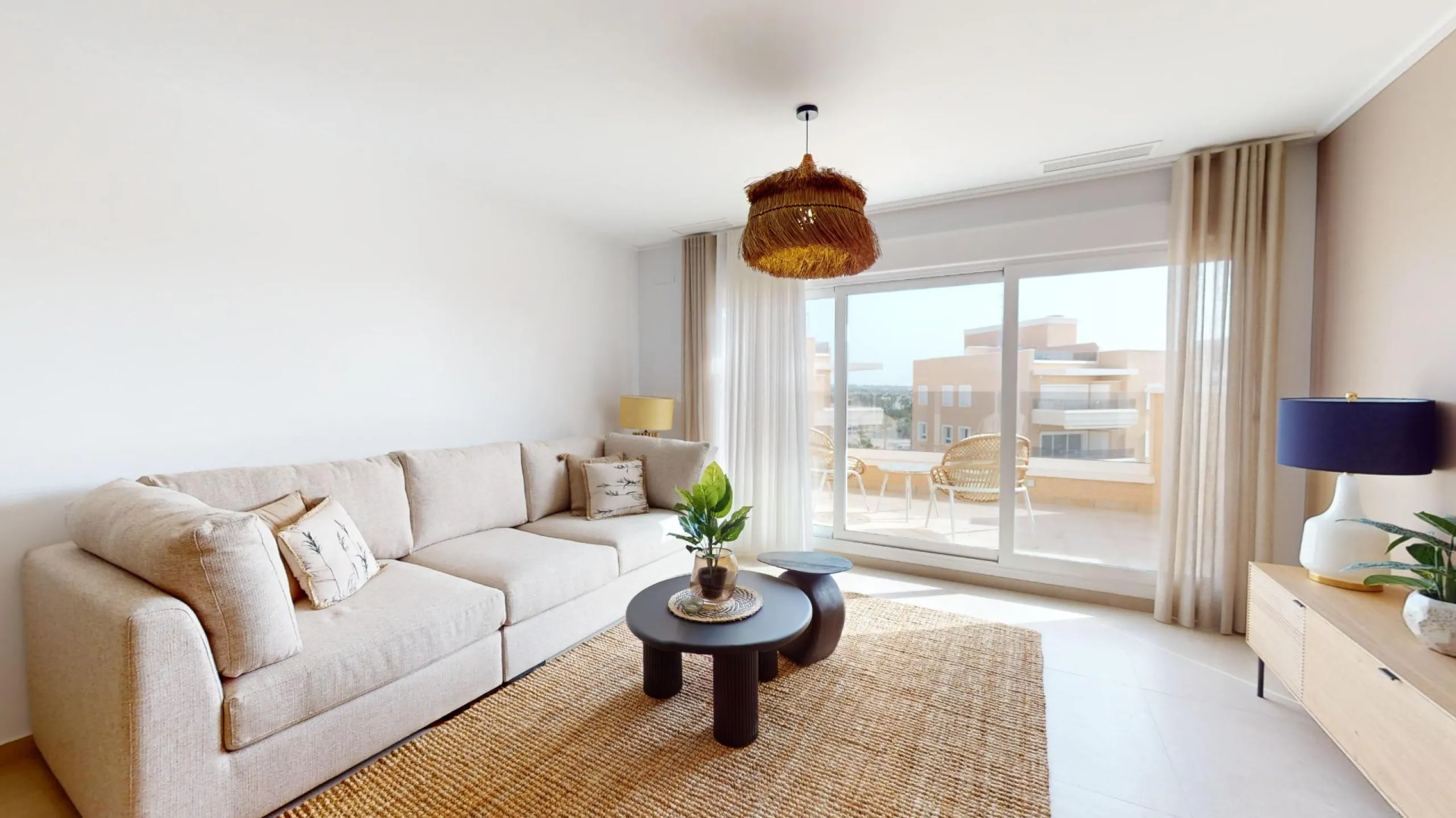 APARTAMENTOS DE OBRA NUEVA EN PILAR DE LA HORADADA CON GARAJE INCLUIDO. 100 M2.TERRAZAS DE 25 M2. 3 DORM. 2 BAÑOS. PISCINA.