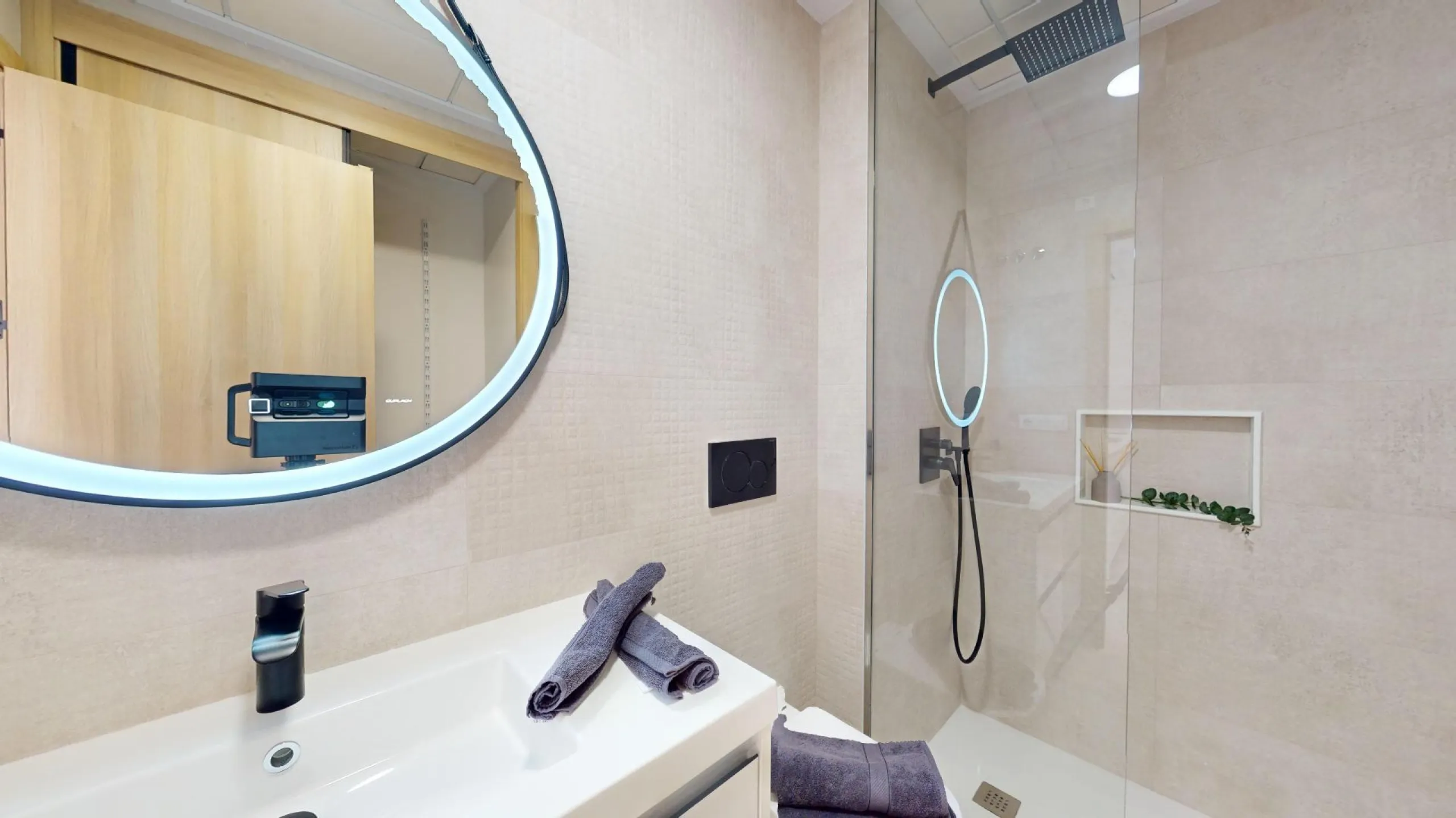 APARTAMENTOS DE OBRA NUEVA EN PILAR DE LA HORADADA CON GARAJE INCLUIDO. 100 M2.TERRAZAS DE 25 M2. 3 DORM. 2 BAÑOS. PISCINA.