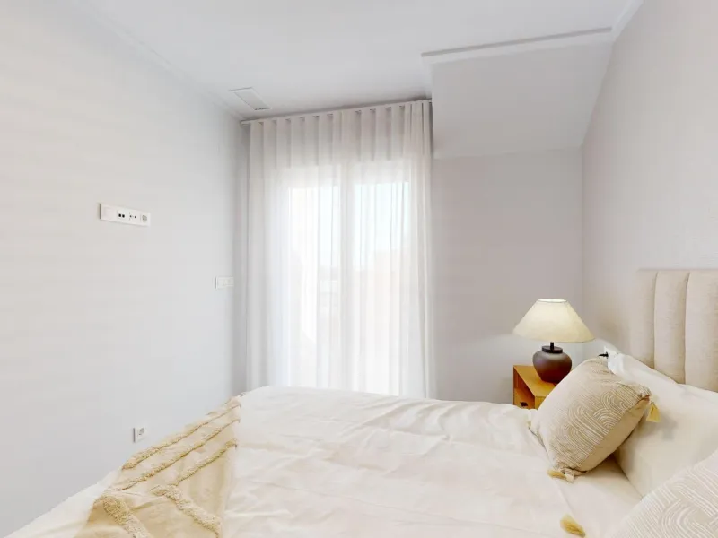 APARTAMENTOS DE OBRA NUEVA EN PILAR DE LA HORADADA CON GARAJE INCLUIDO. 100 M2.TERRAZAS DE 25 M2. 3 DORM. 2 BAÑOS. PISCINA.