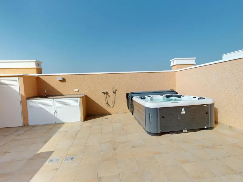 APARTAMENTOS DE OBRA NUEVA EN PILAR DE LA HORADADA CON GARAJE INCLUIDO. 100 M2.TERRAZAS DE 25 M2. 3 DORM. 2 BAÑOS. PISCINA.